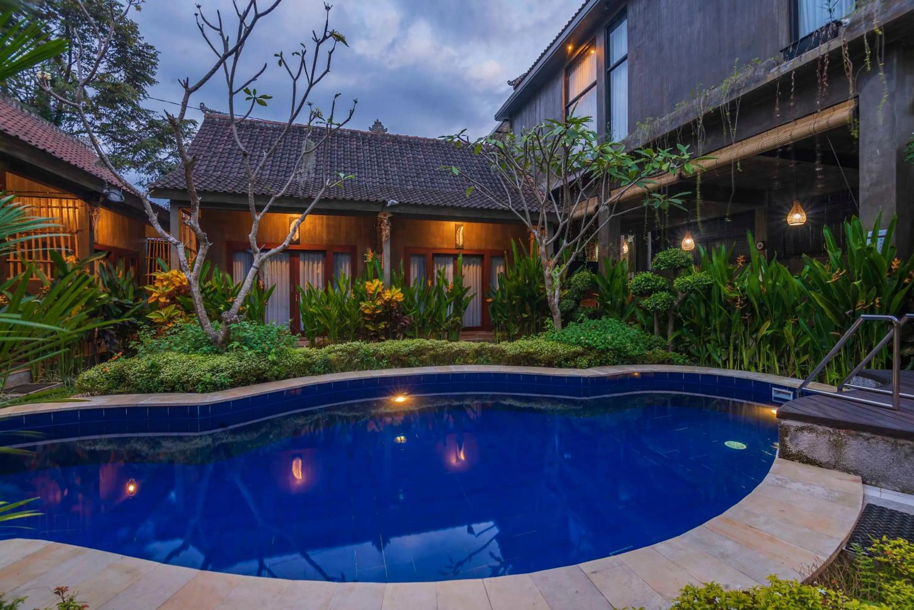 Pool view in Elemento Homestay Badung