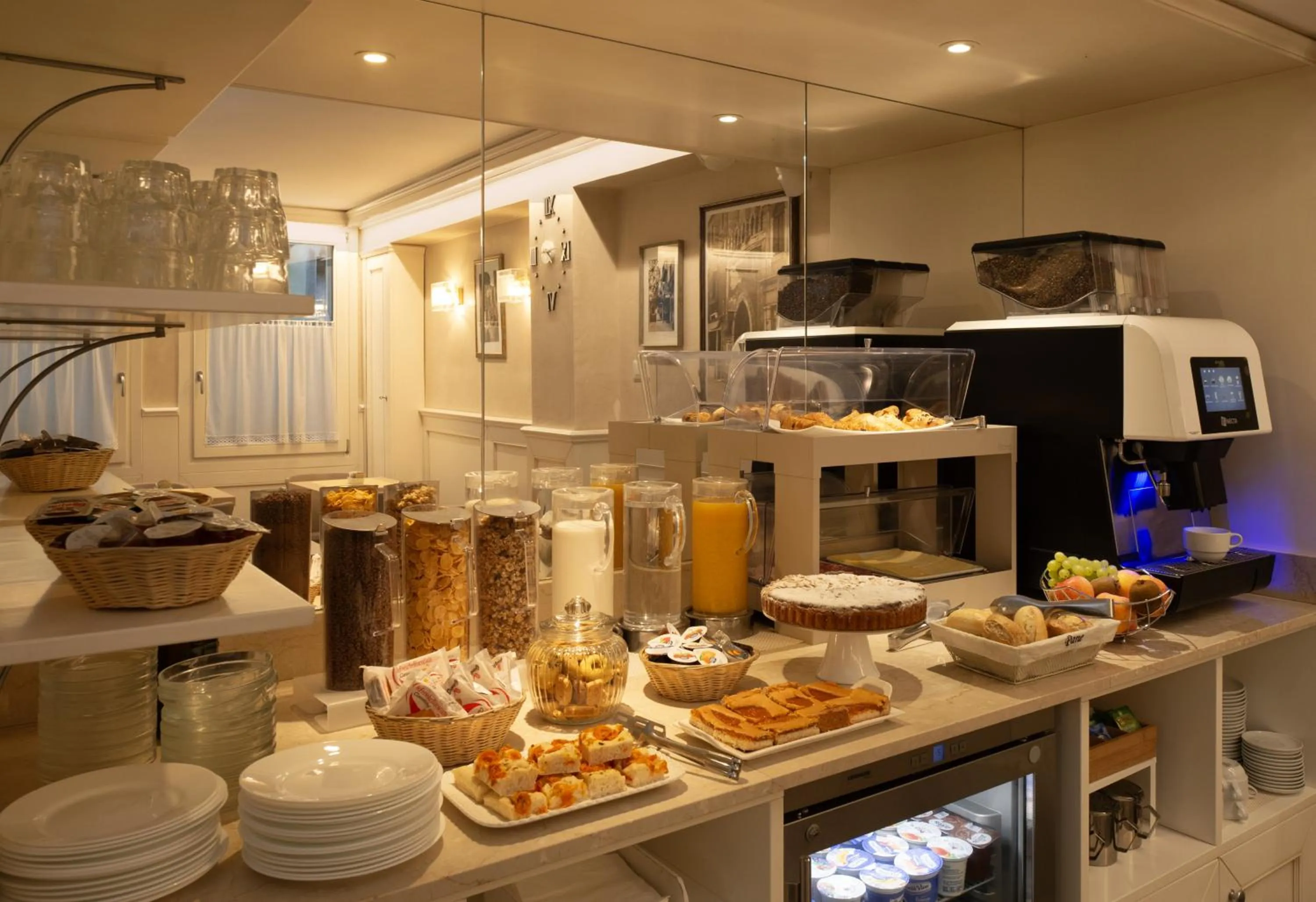 Food and drinks in Hotel Guerrini