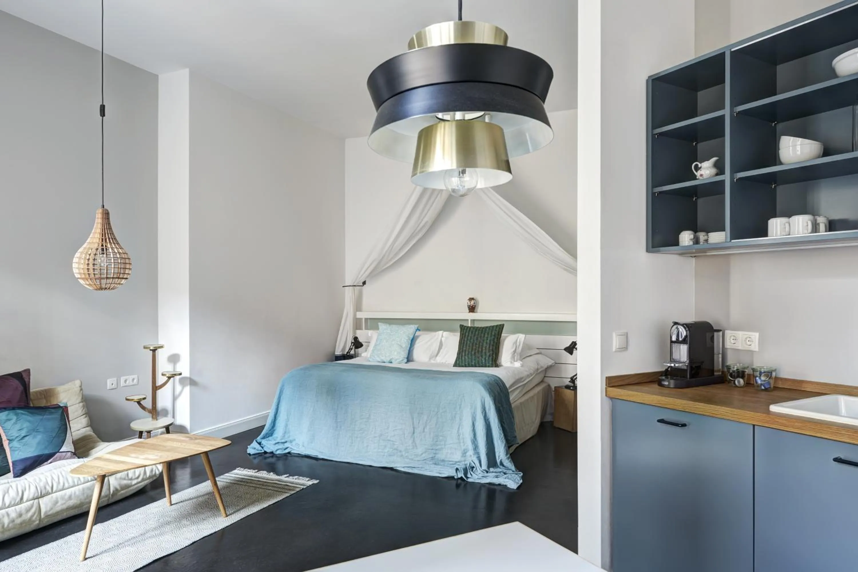 Bedroom, Bed in Gorki Apartments