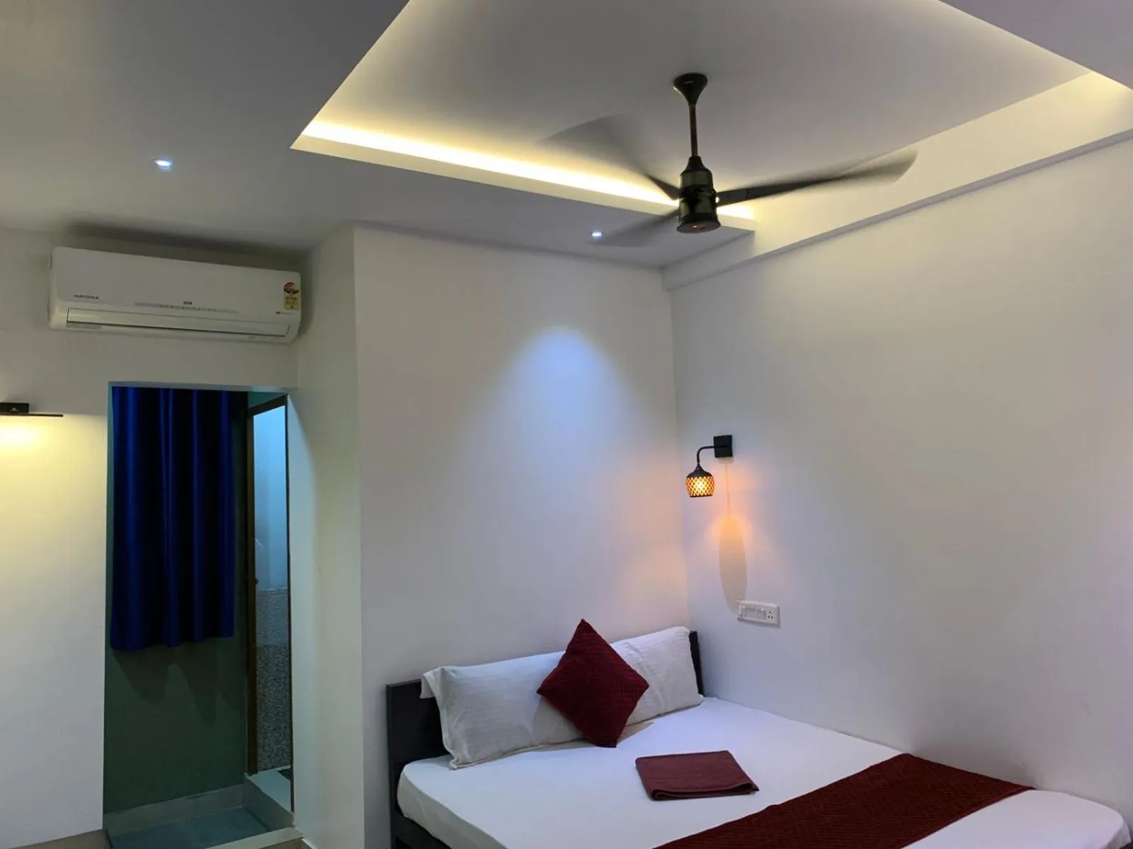 Bed in FAAZ Residency