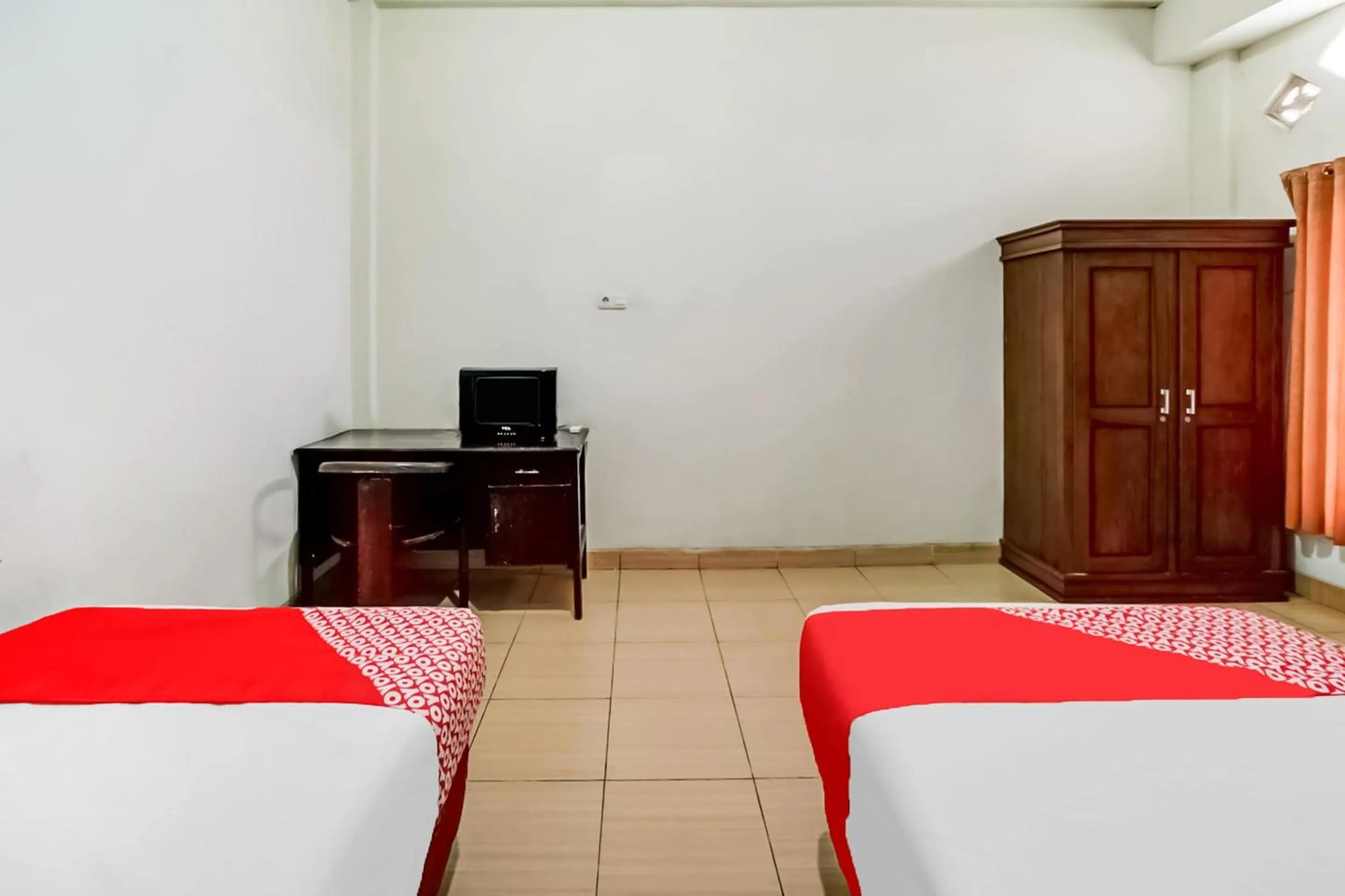 Bedroom in OYO Life 91160 Wisma Srijaya Syariah