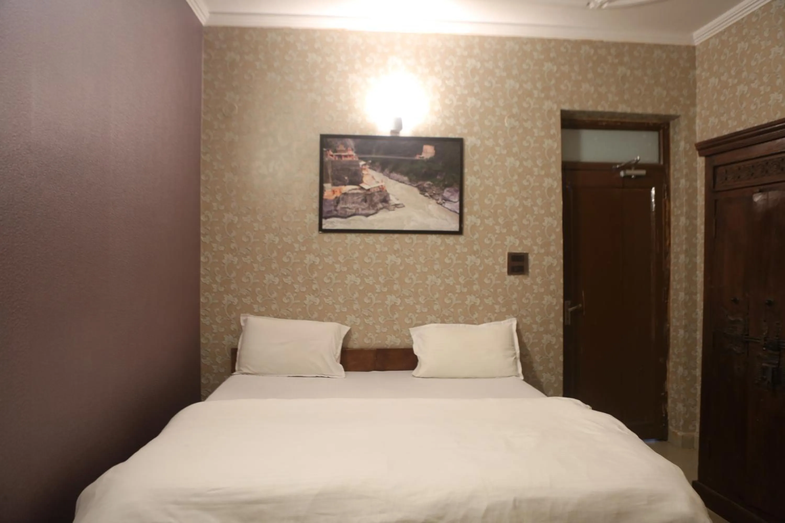 Bed in Vedic Dham Ganga