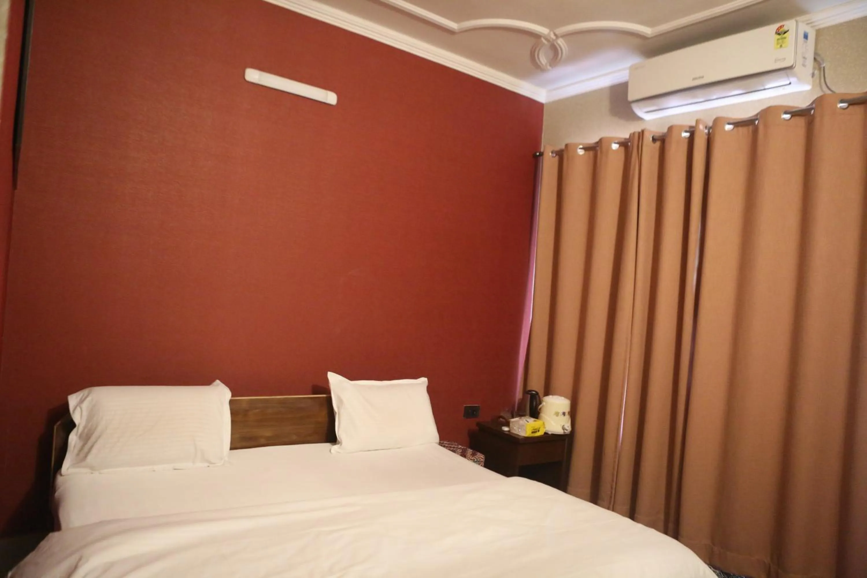 Bed in Vedic Dham Ganga