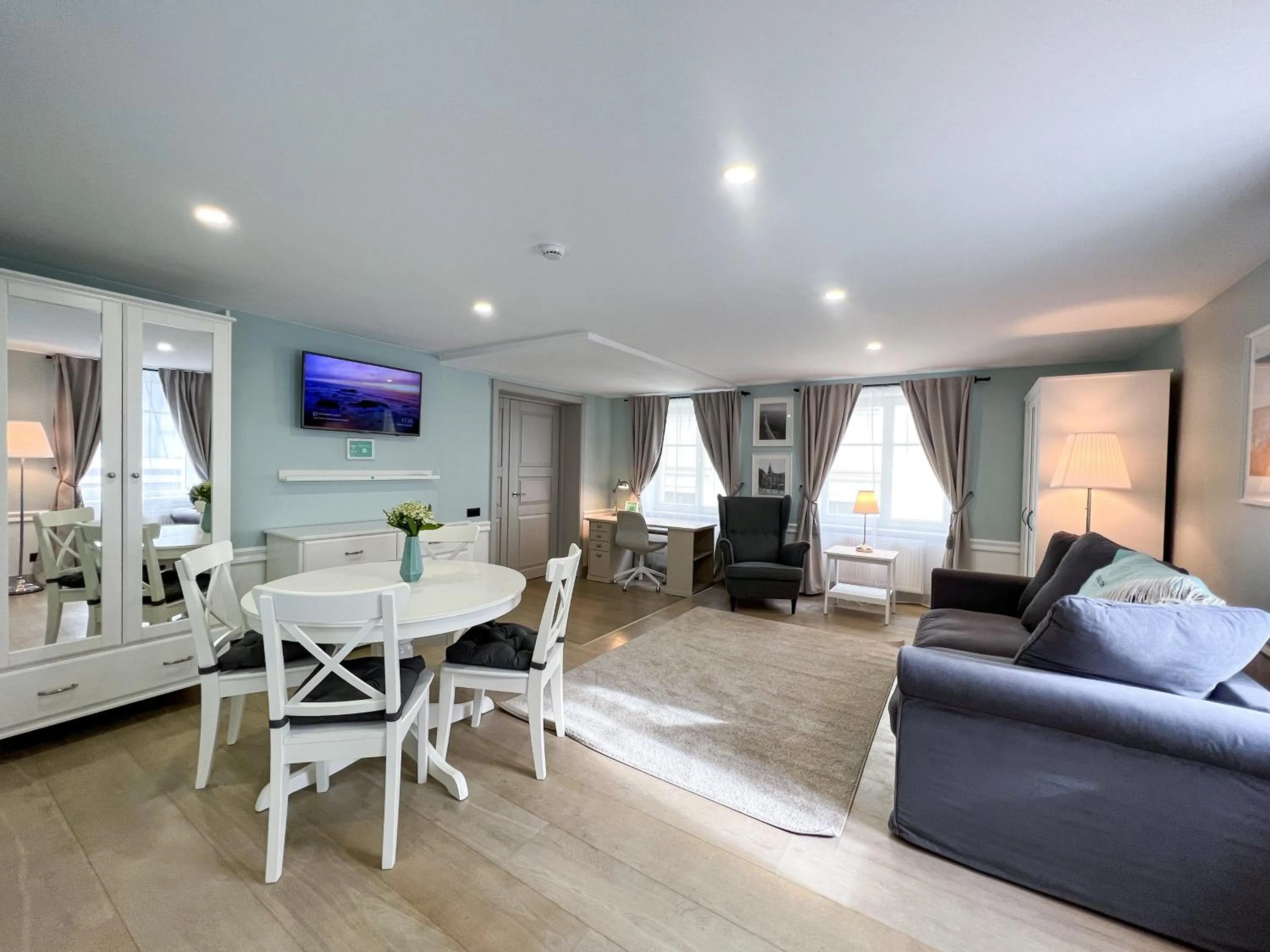 TV and multimedia in Revelton Suites Riga