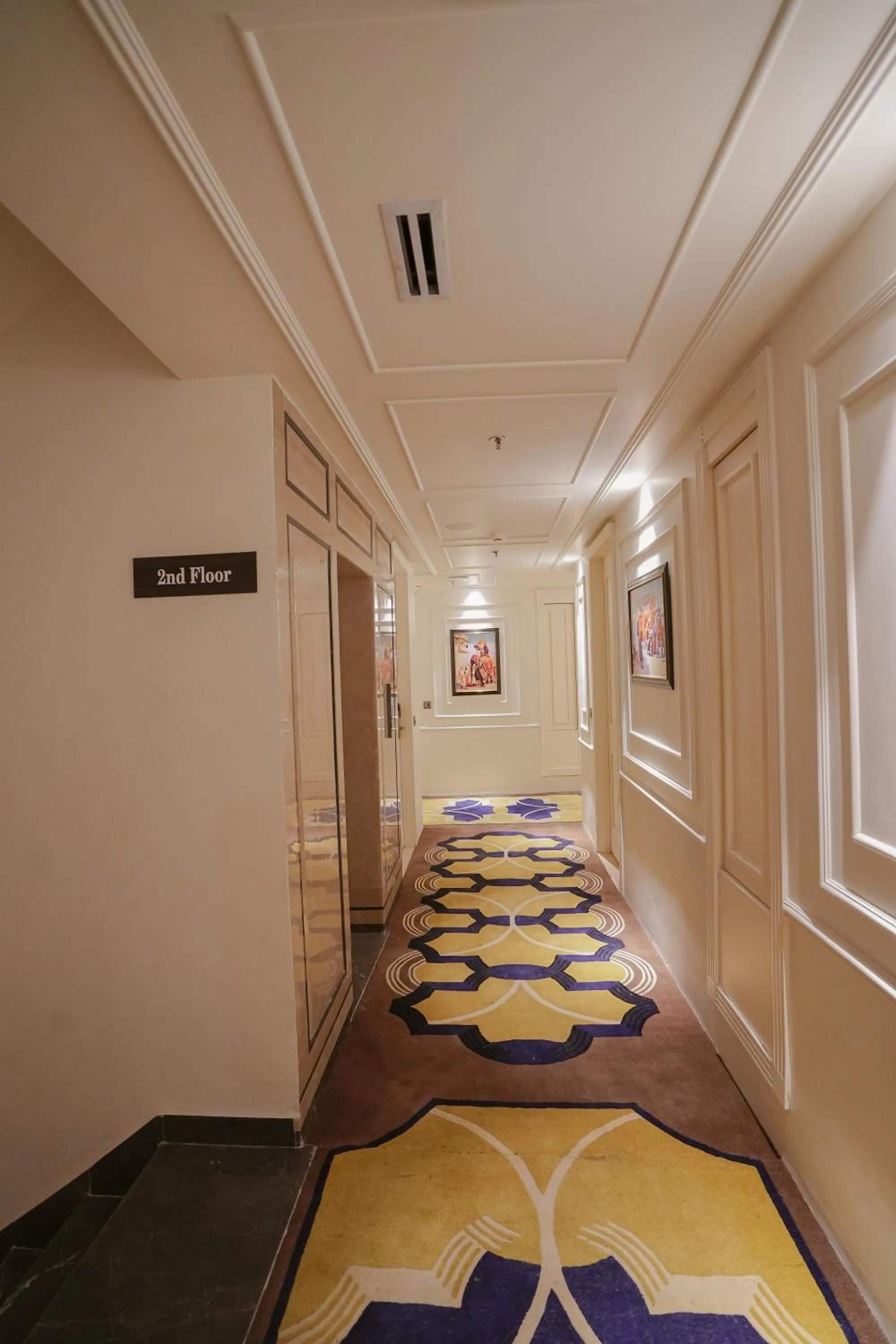 Bed in Country Inn Hall of Heritage, Amritsar