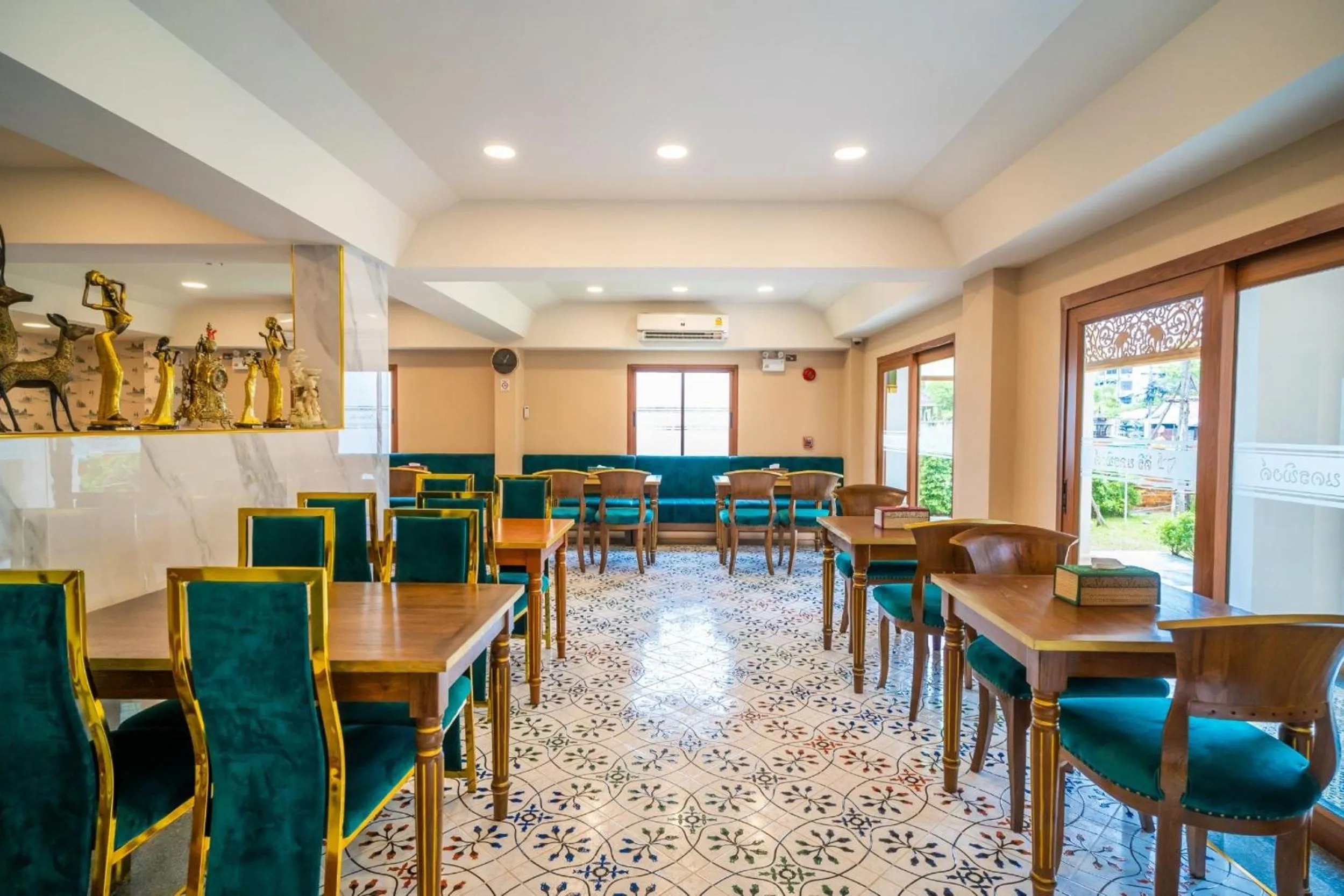 Restaurant/places to eat in Siri Nakornpink Chiang Mai Hotel SHA Plus