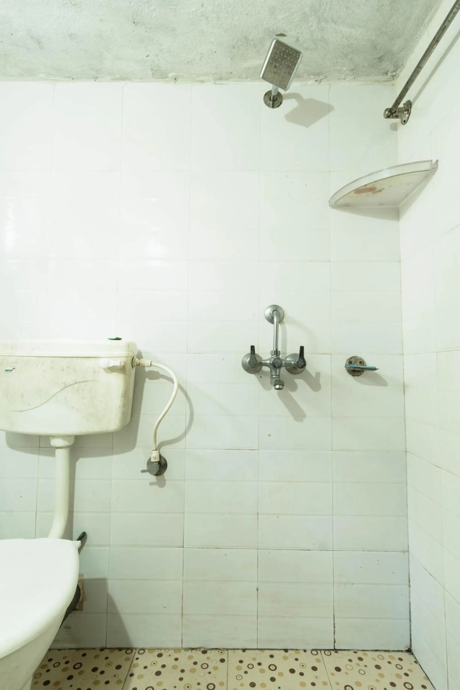 Shower in Tranquilo Arambol