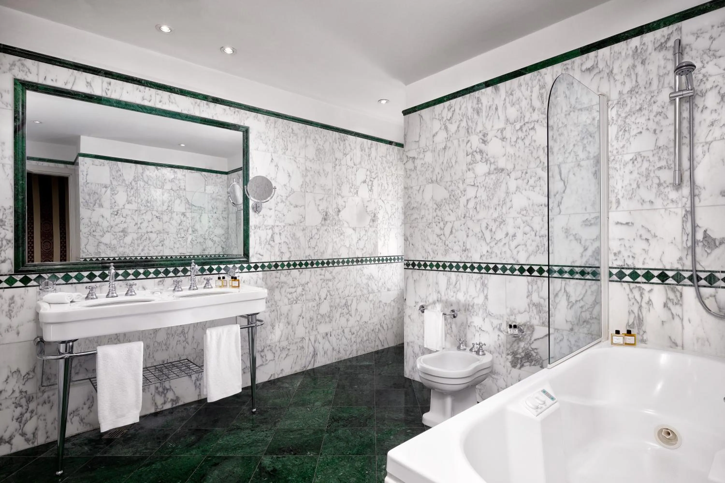 Bathroom in Sina Palazzo Sant'Angelo