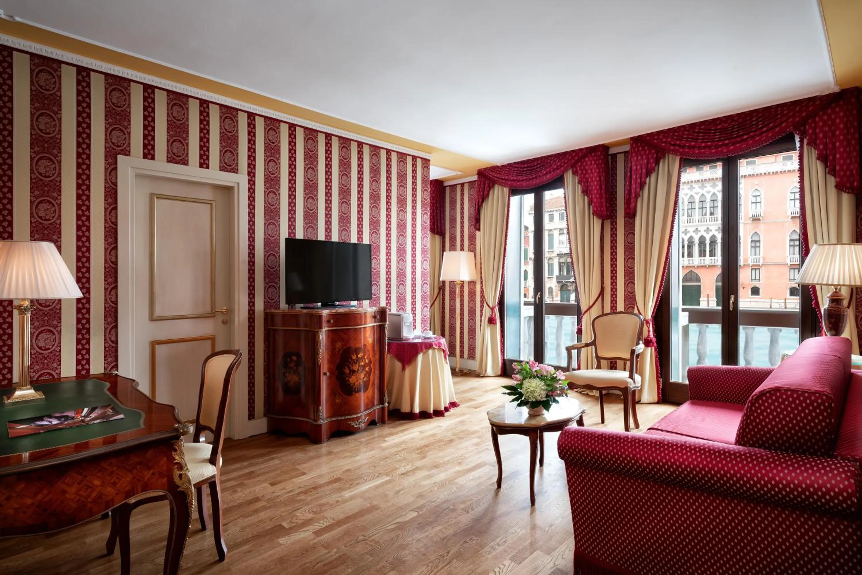 TV and multimedia in Sina Palazzo Sant'Angelo