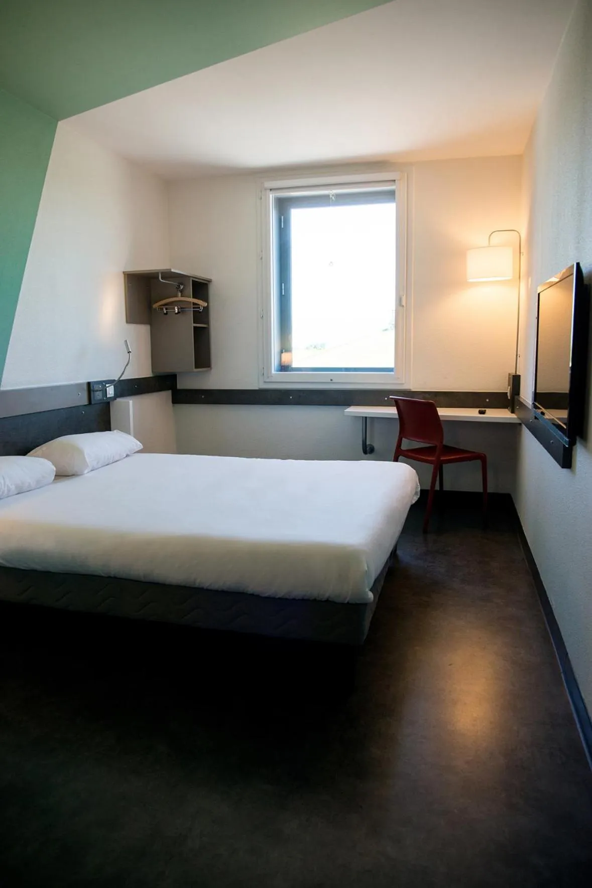 Bed in Ibis Budget Archamps Porte de Genève