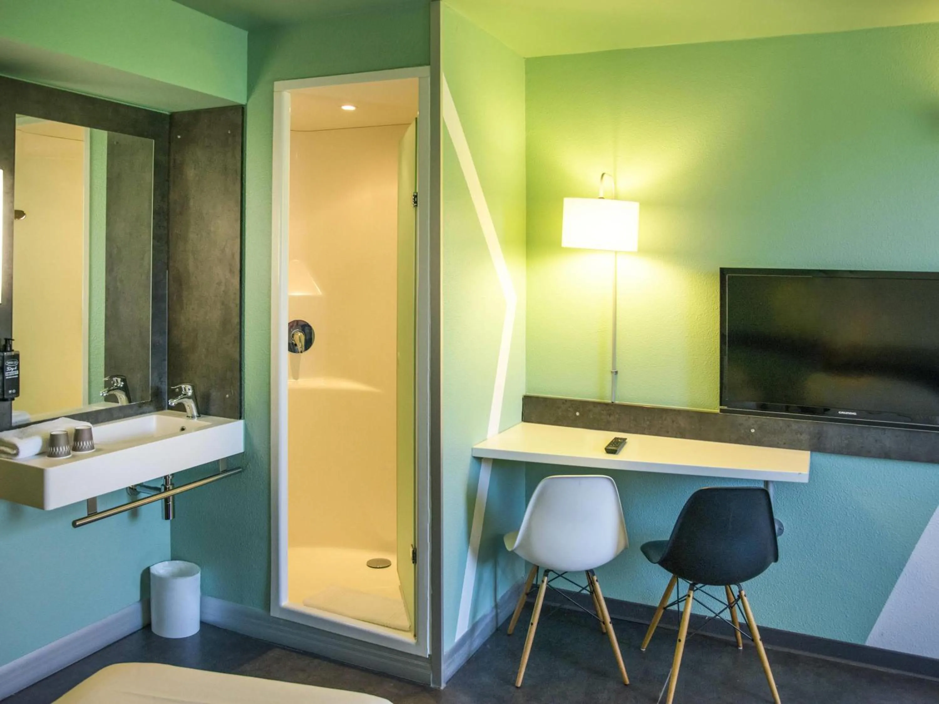 Bedroom in Ibis Budget Archamps Porte de Genève