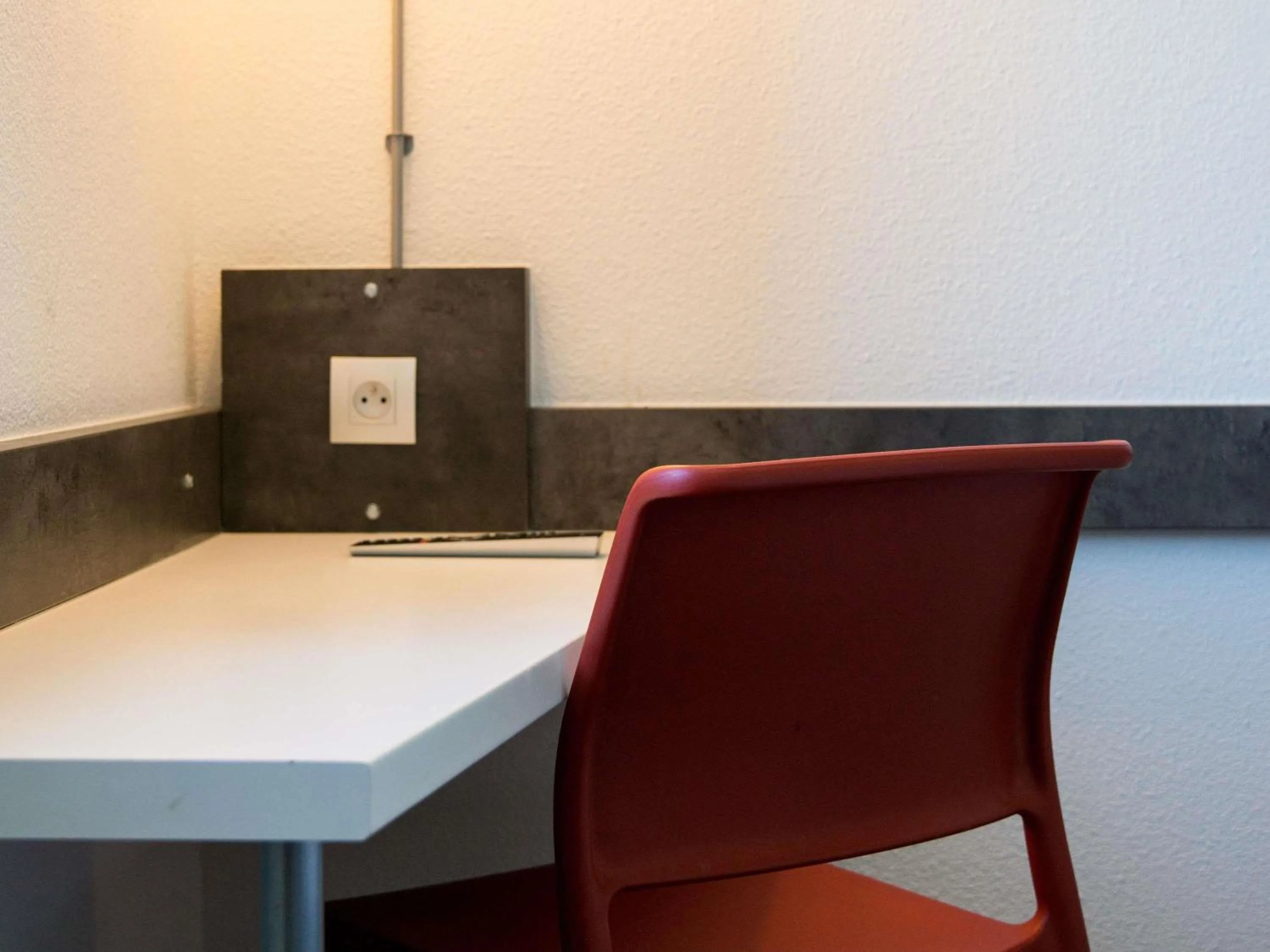 Bedroom in Ibis Budget Archamps Porte de Genève