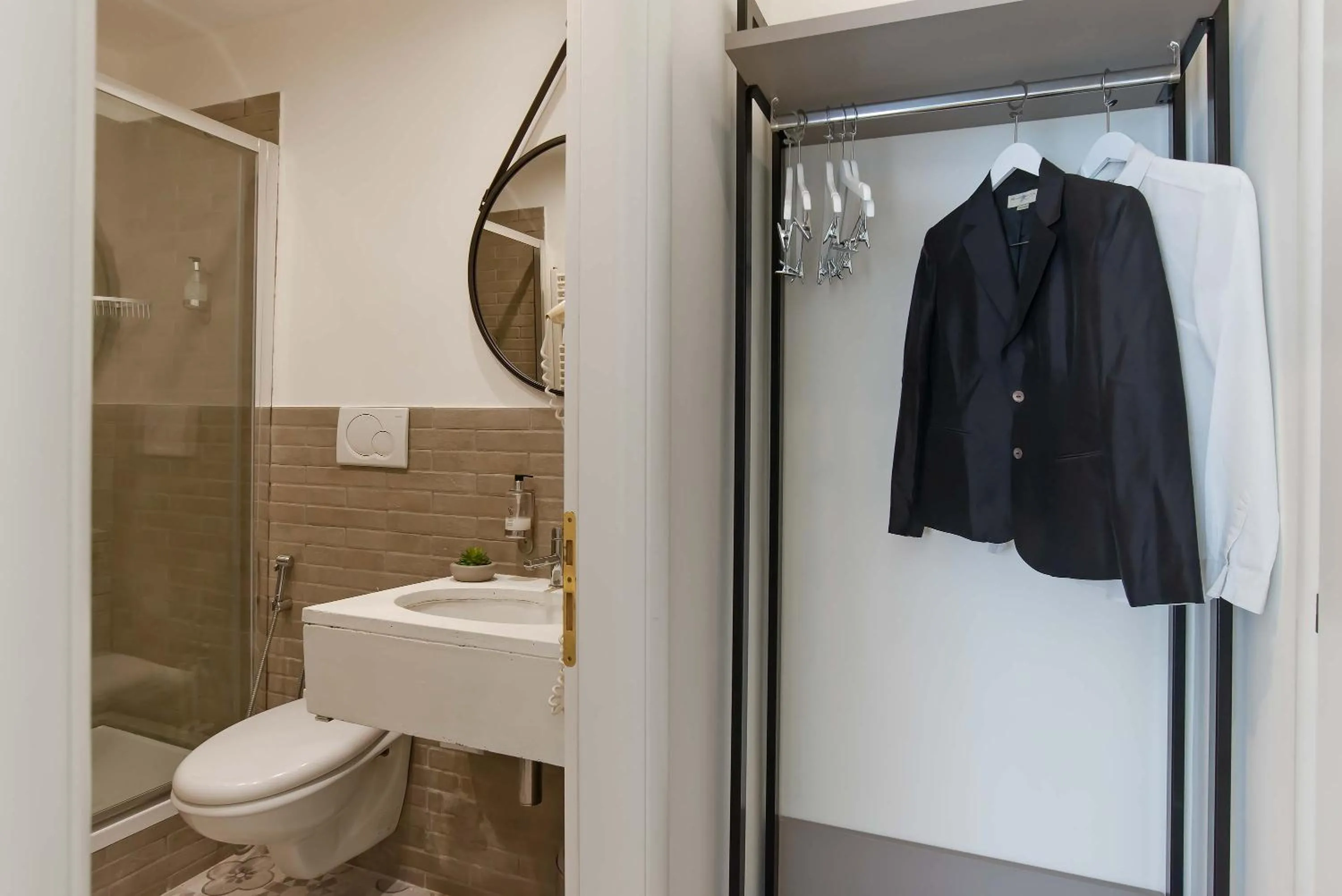 Bathroom in 94Rooms Vatican Guest House- Scipioni