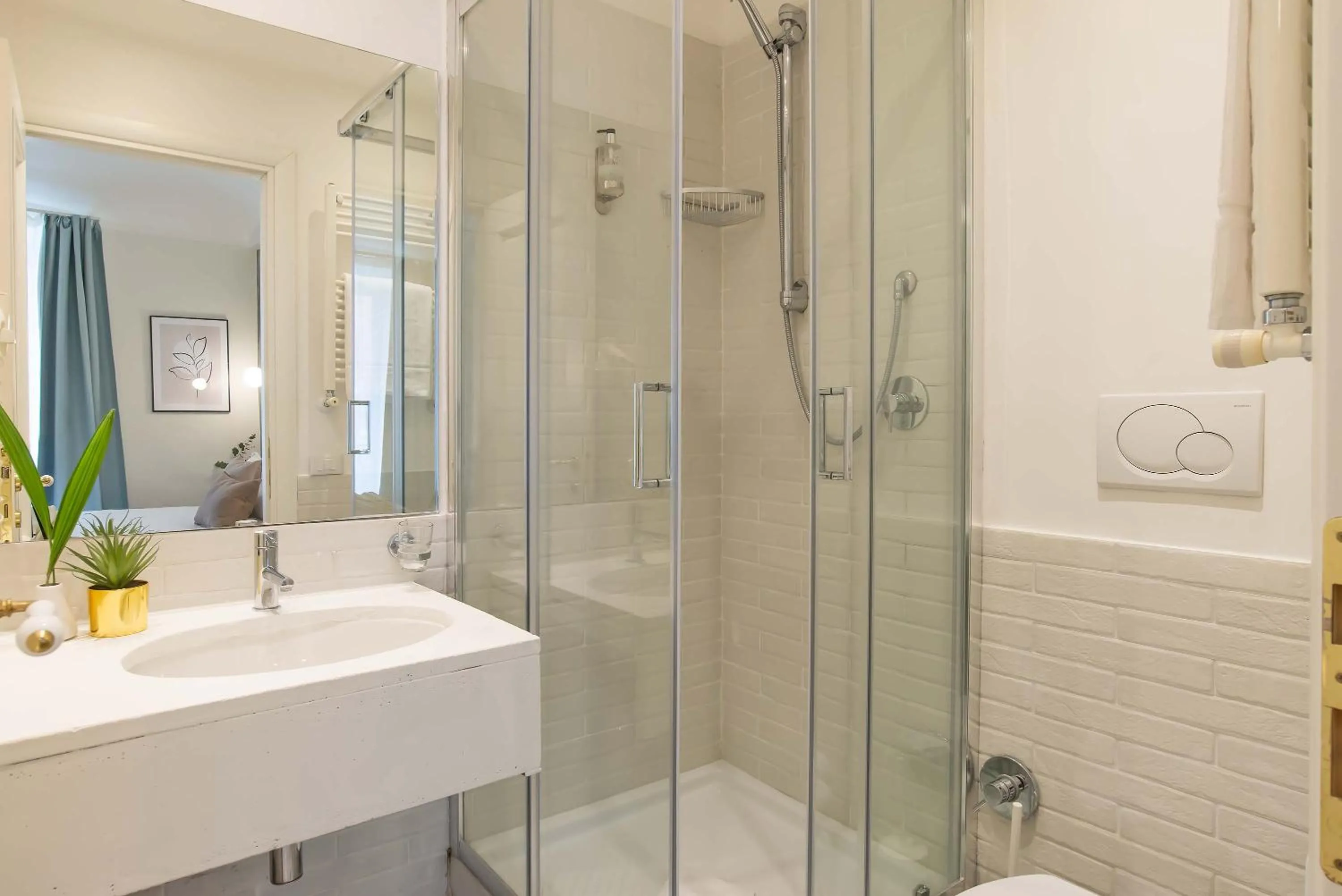 Bathroom in 94Rooms Vatican Guest House- Scipioni