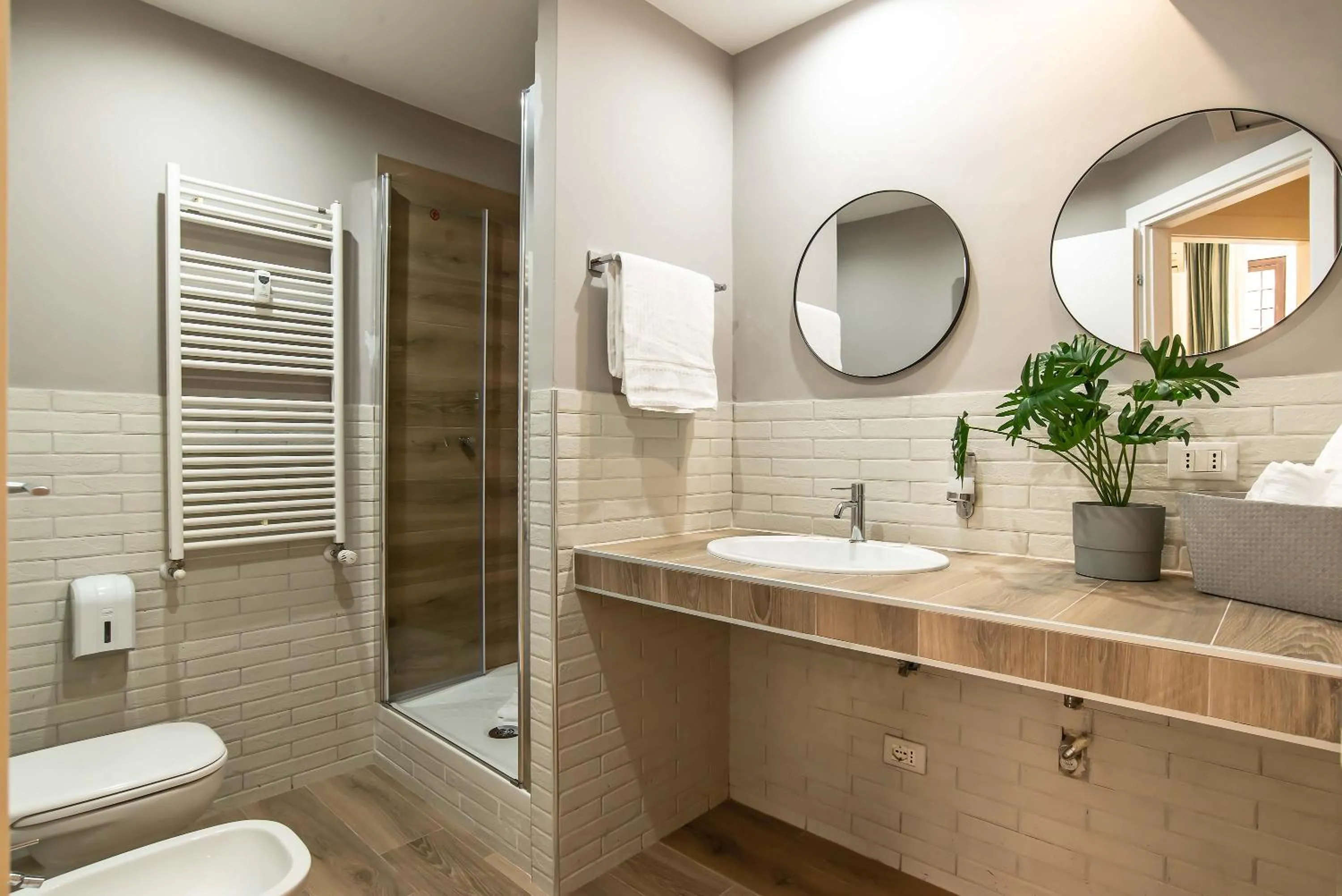 Bathroom in 94Rooms Vatican Guest House- Scipioni