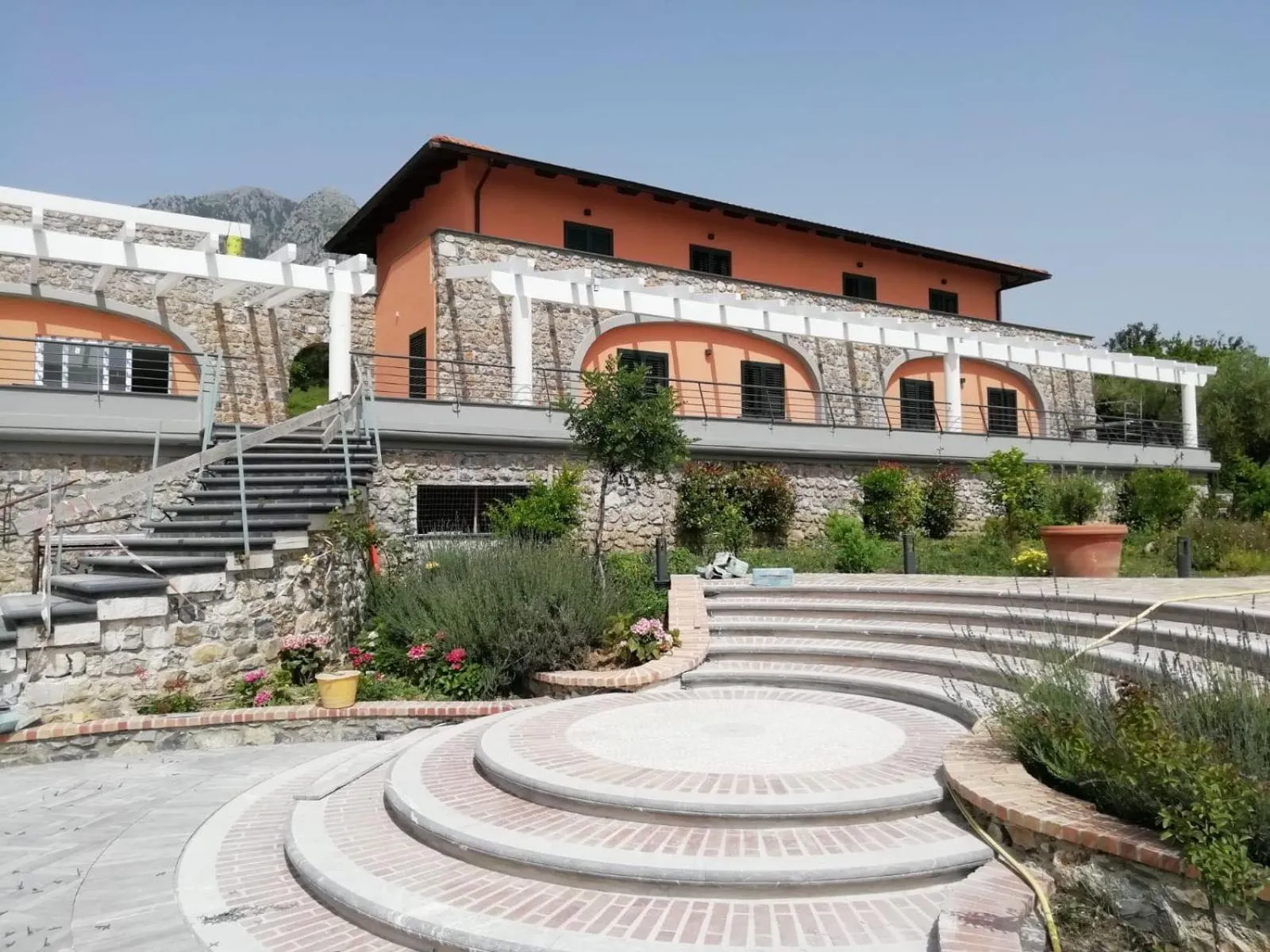 Property building in L'Incanto del Golfo