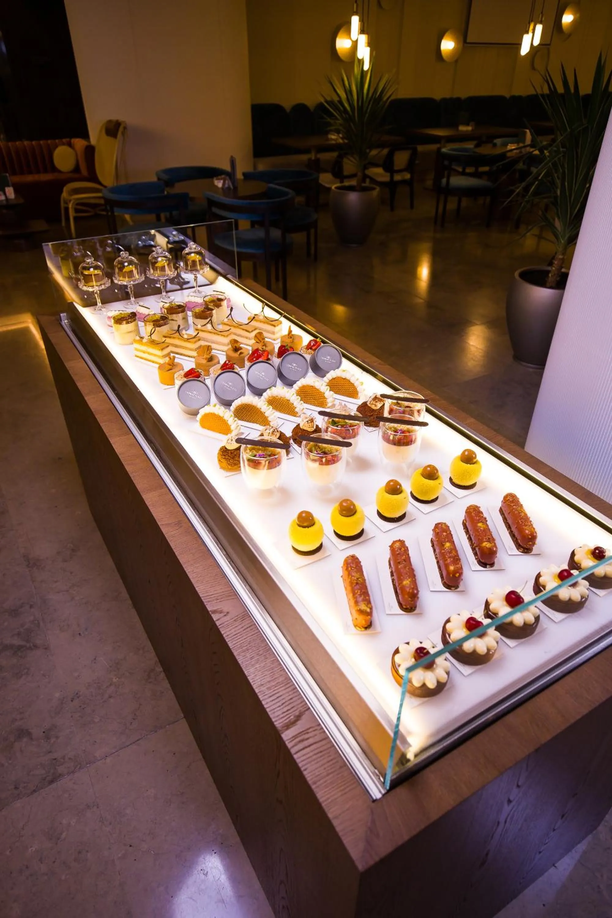 Restaurant/places to eat in Crowne Plaza Belgrade by IHG