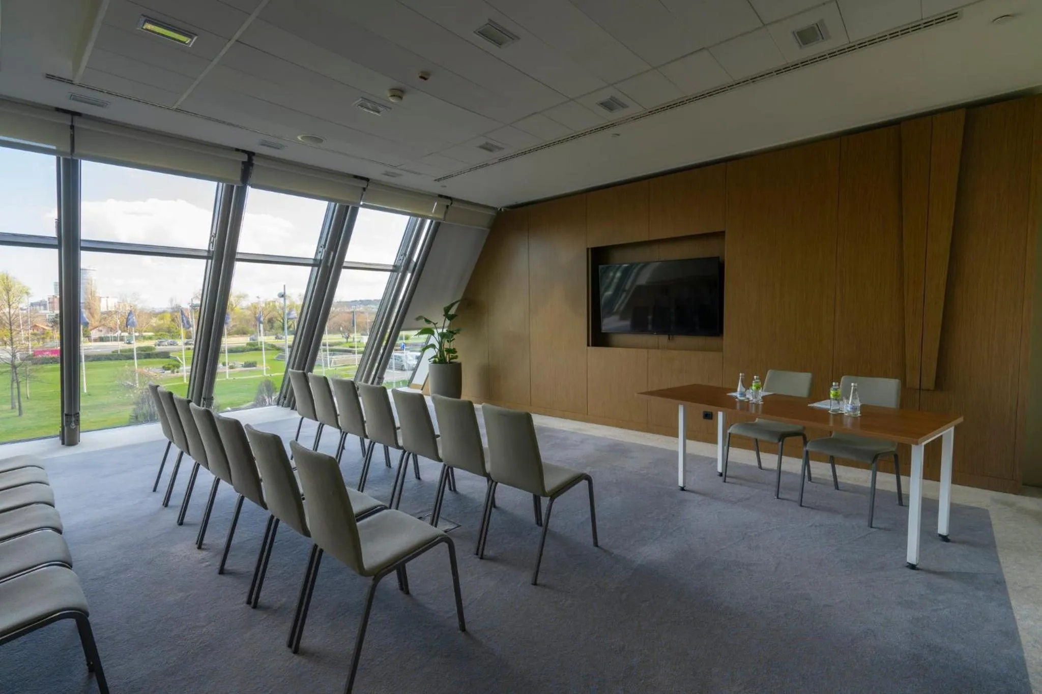 Meeting/conference room in Crowne Plaza Belgrade by IHG