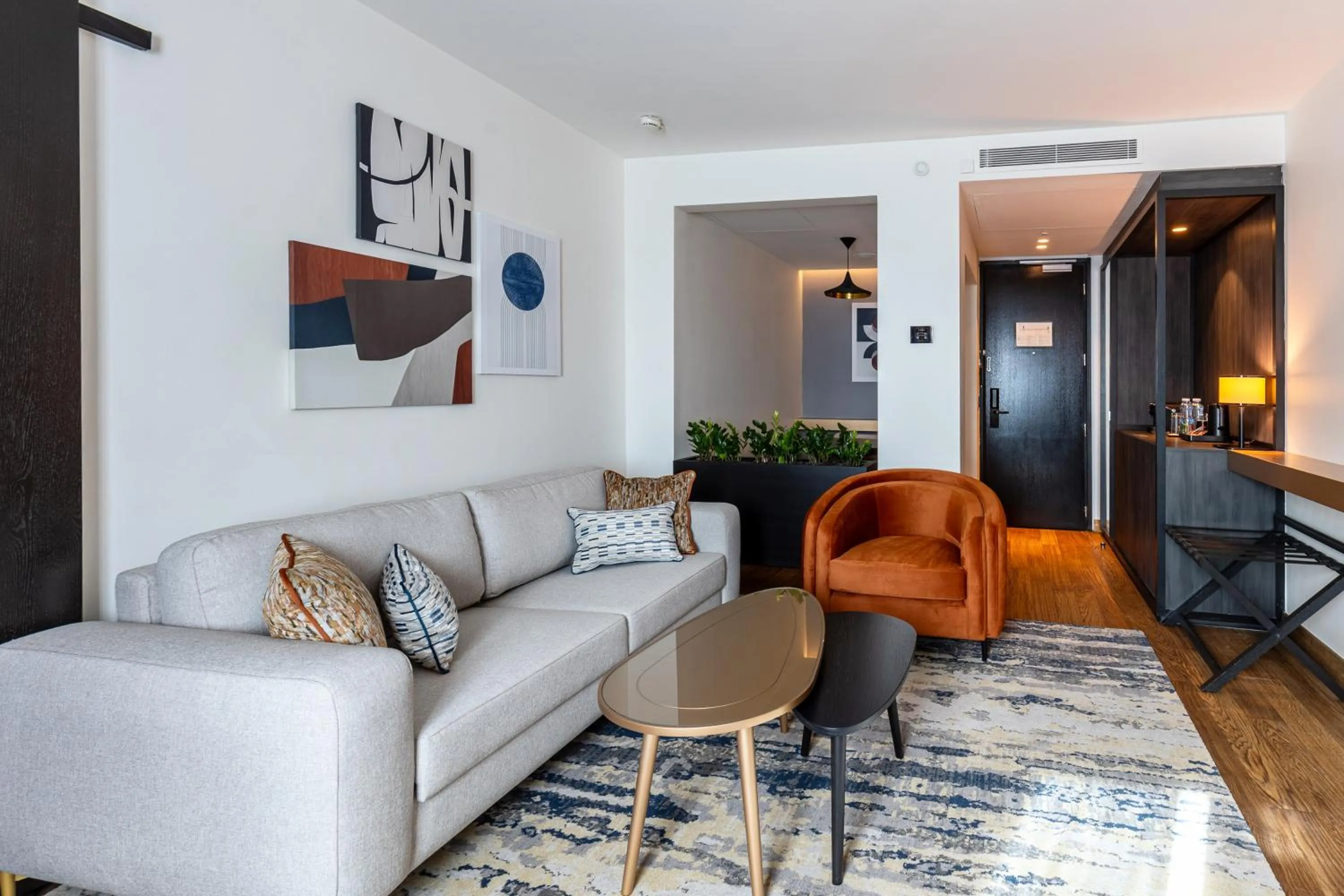 Living room in Crowne Plaza Belgrade by IHG