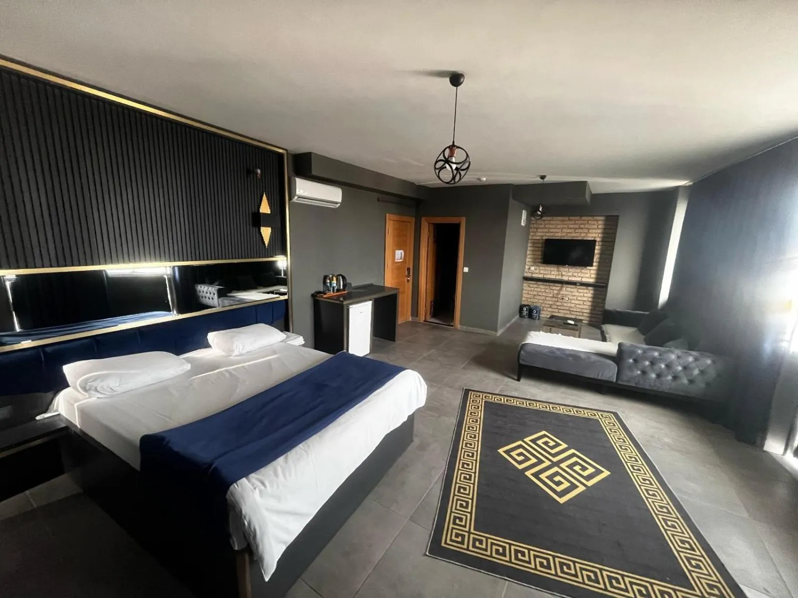 Bed in 216 Hill Suites