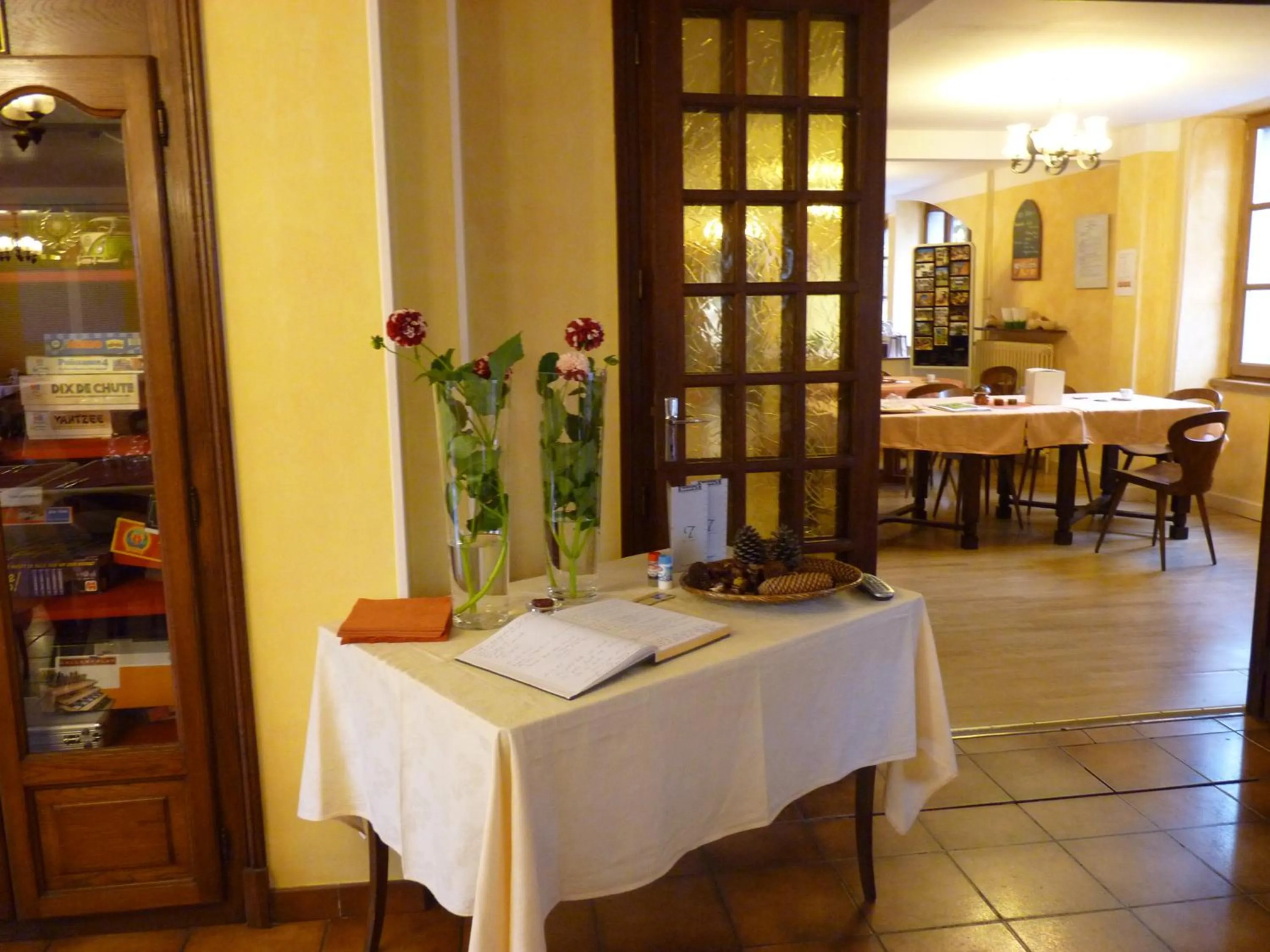 Lounge or bar in Chambres d'hôtes - Domaine de la Grangeotte