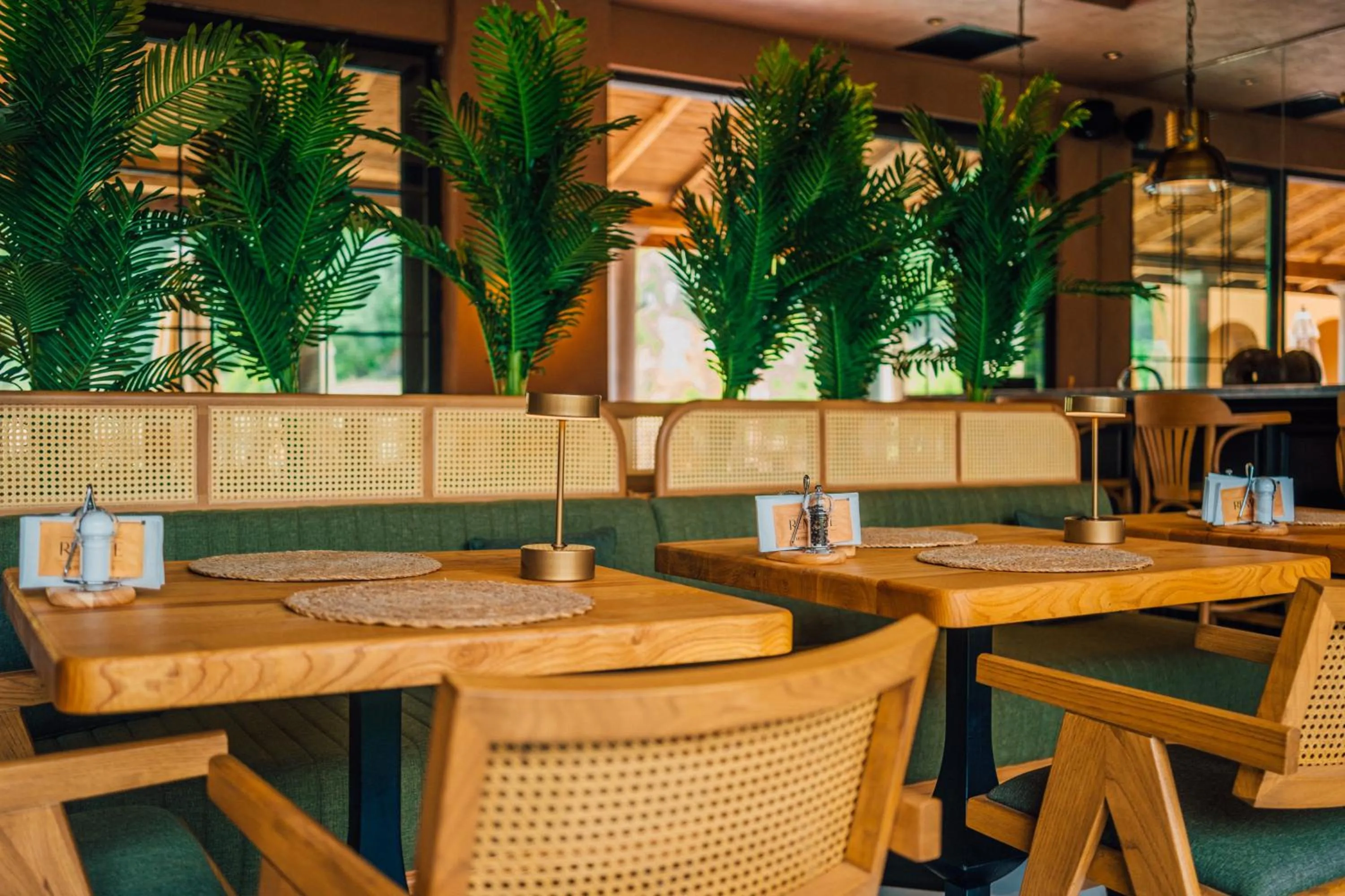 Restaurant/places to eat in The Remote Hotel