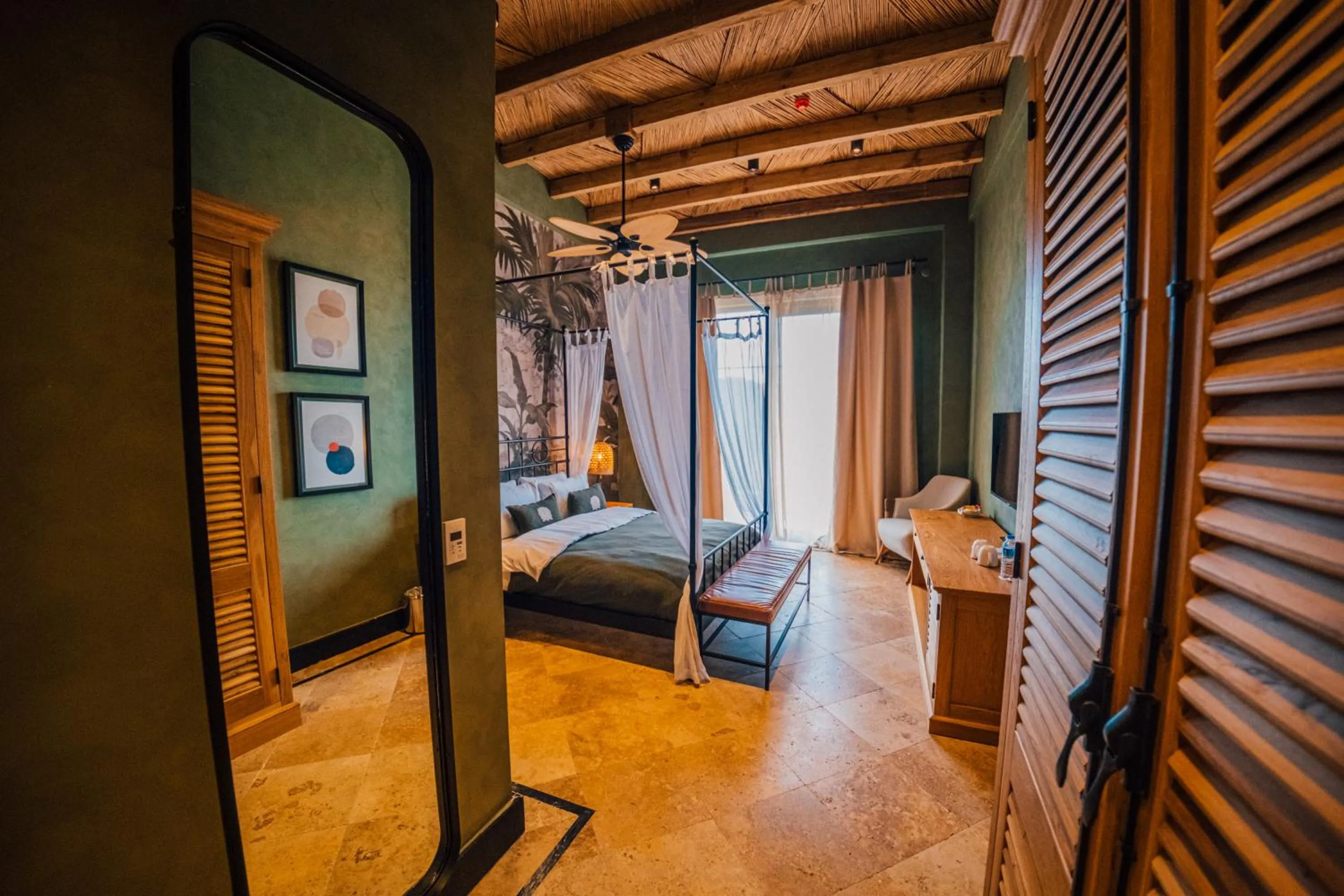 Bedroom in The Remote Hotel