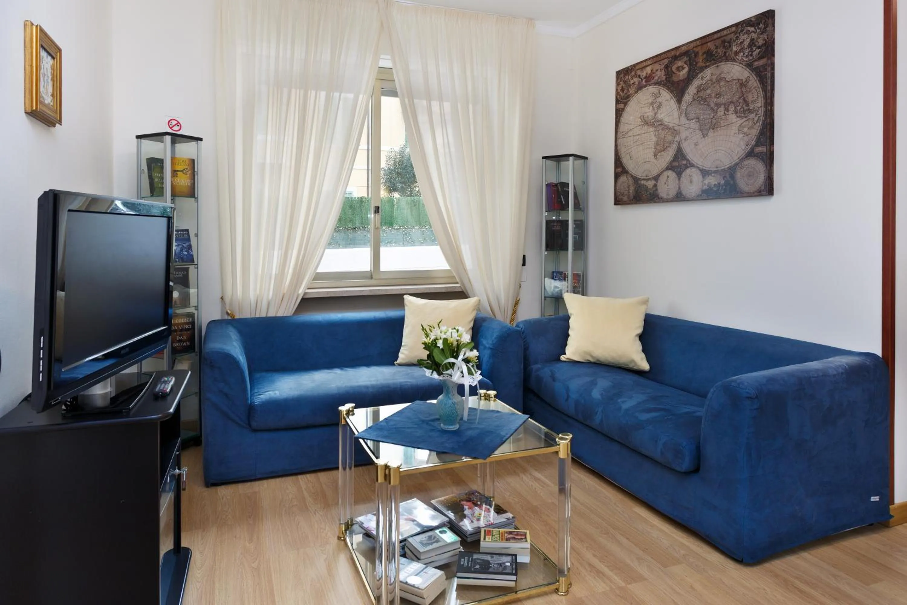 Communal lounge/ TV room in Residence Dei Due Porti