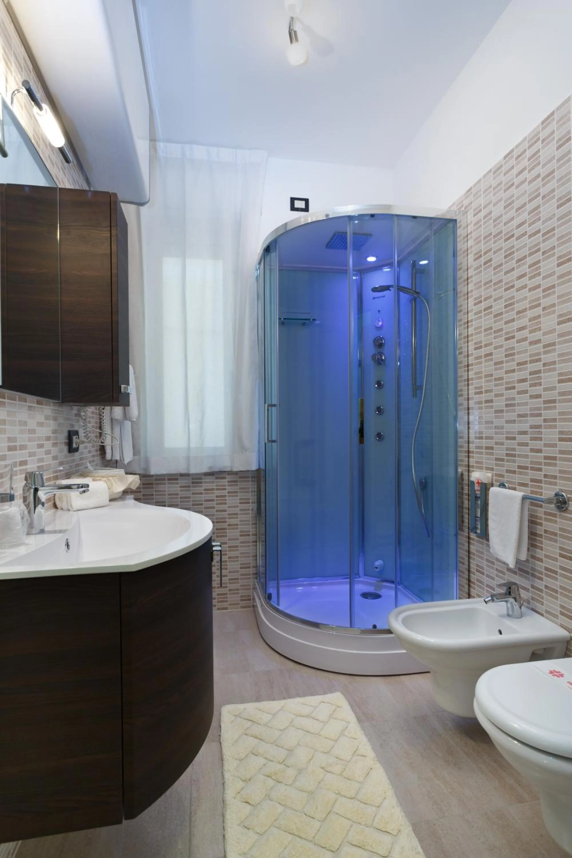 Shower in Residence Dei Due Porti