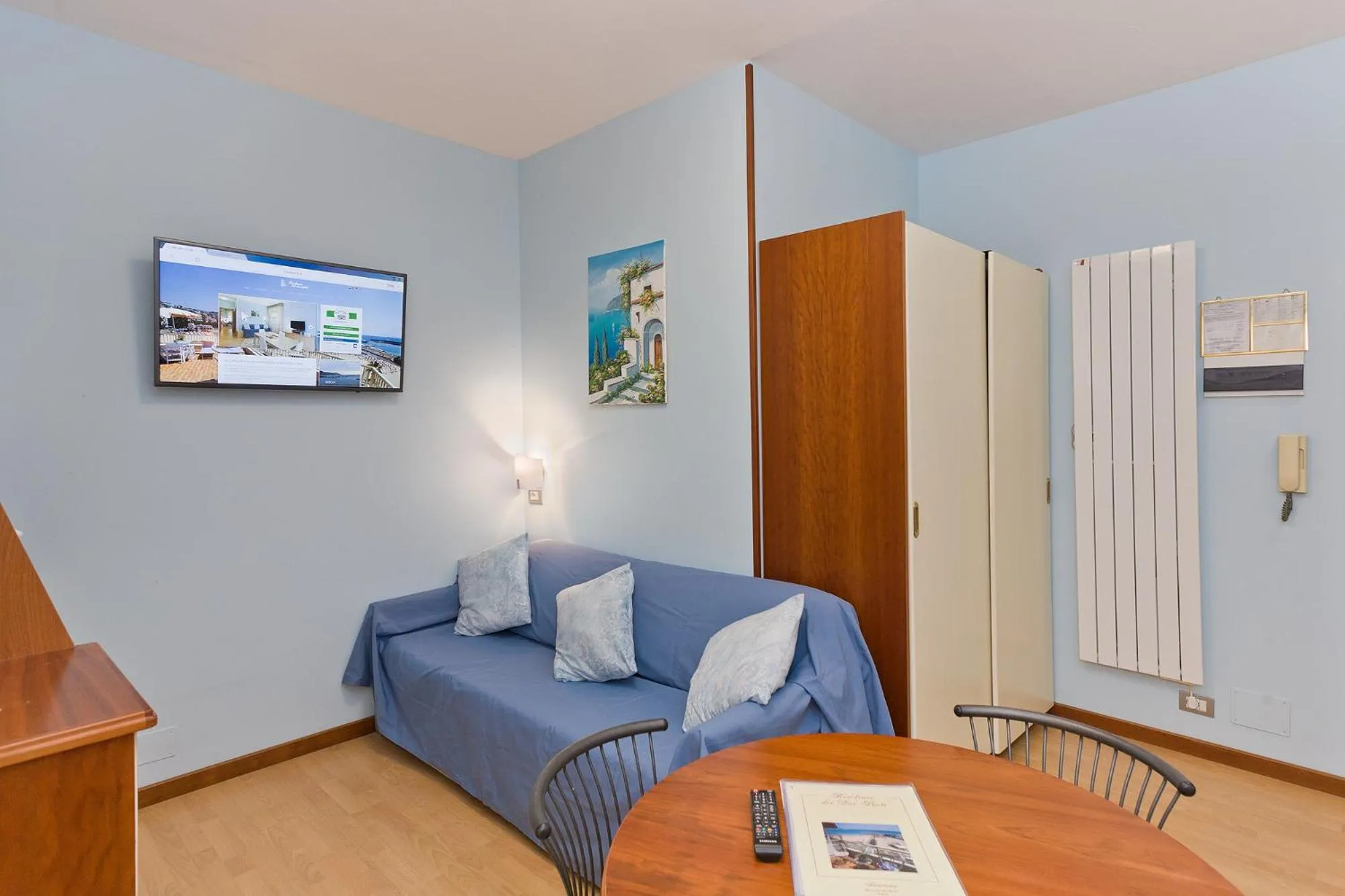 Photo of the whole room, Bed in Residence Dei Due Porti