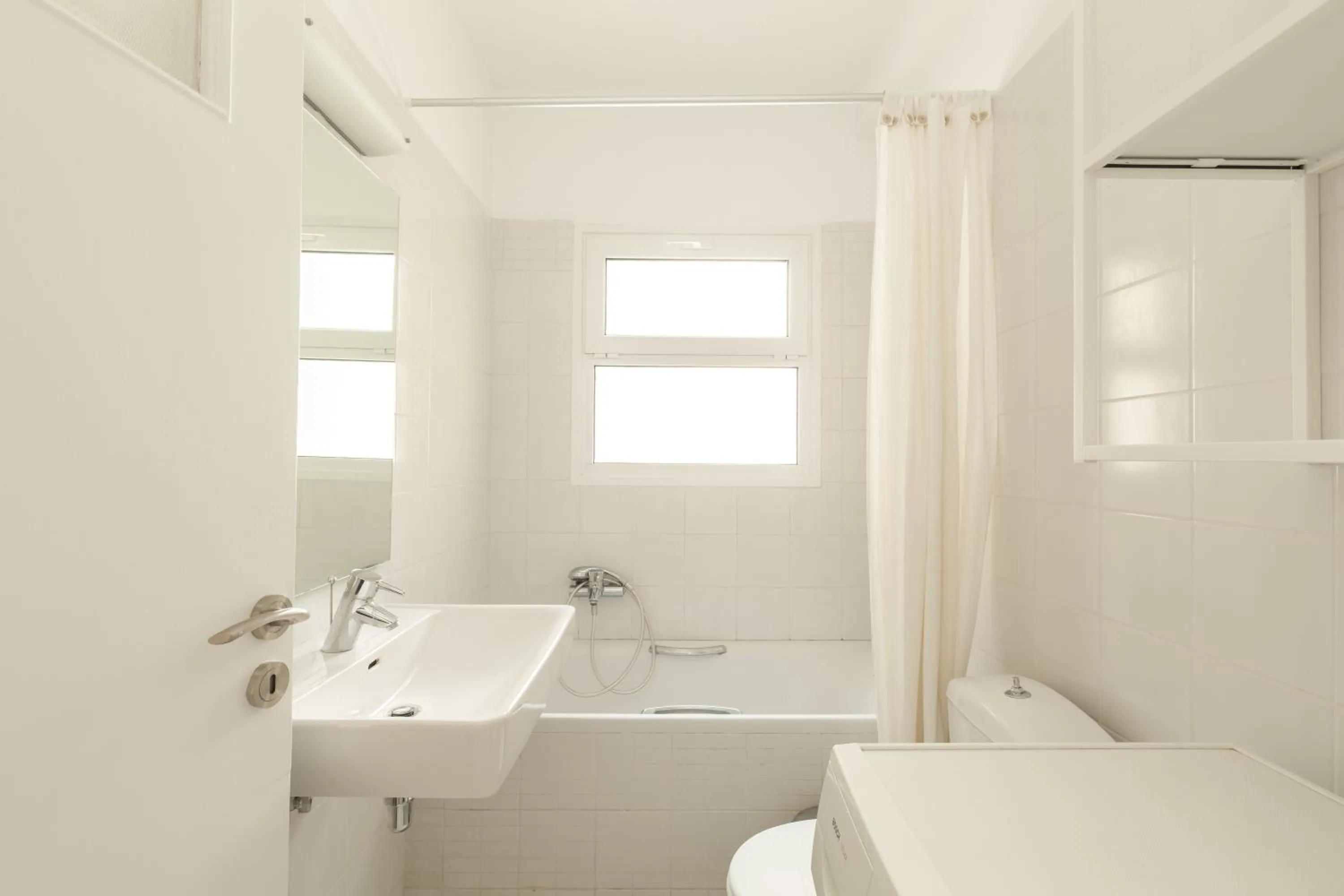 Bathroom in Vibrant in Pangrati by Athenian Homes