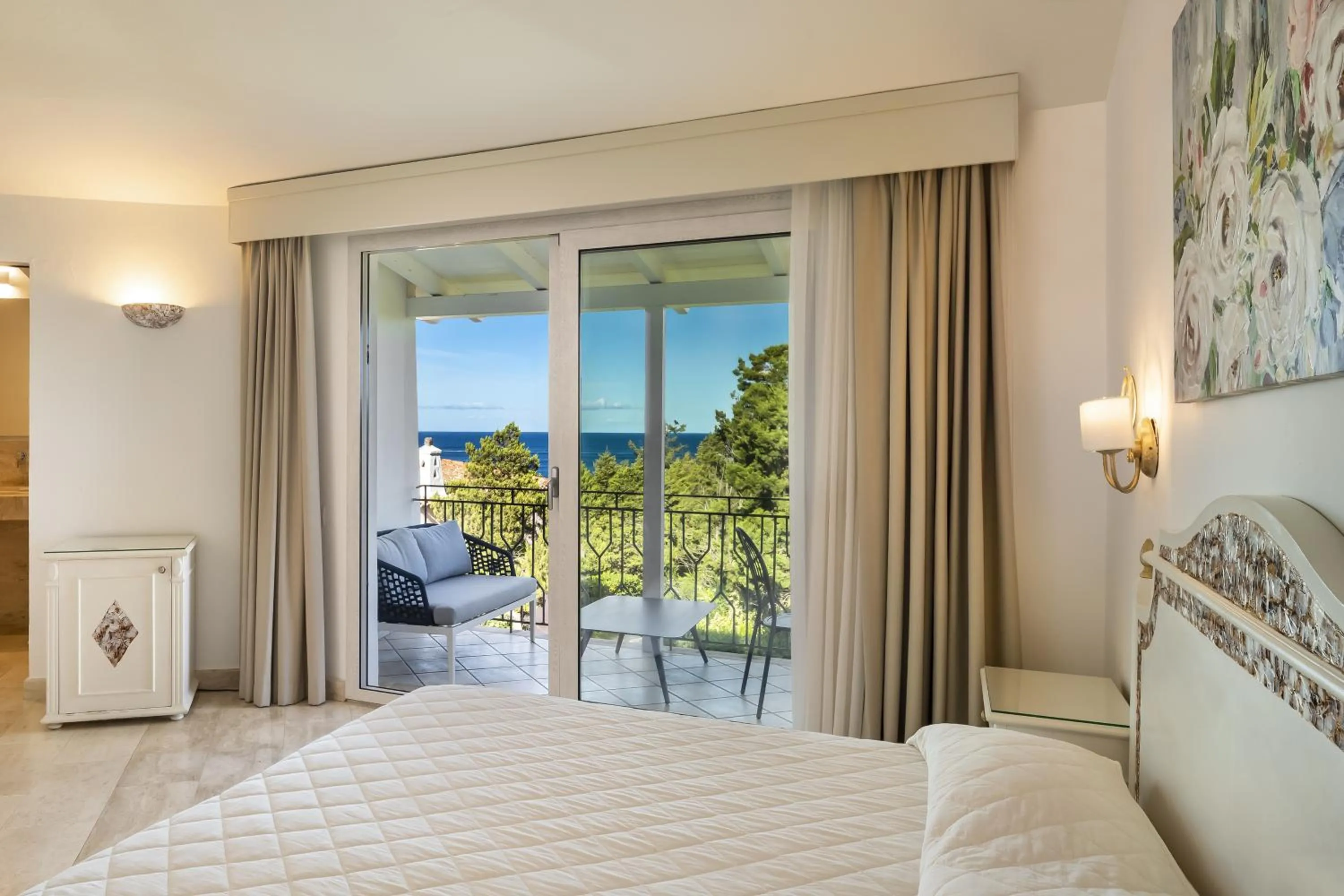 Photo of the whole room, Bed in Grand Hotel In Porto Cervo