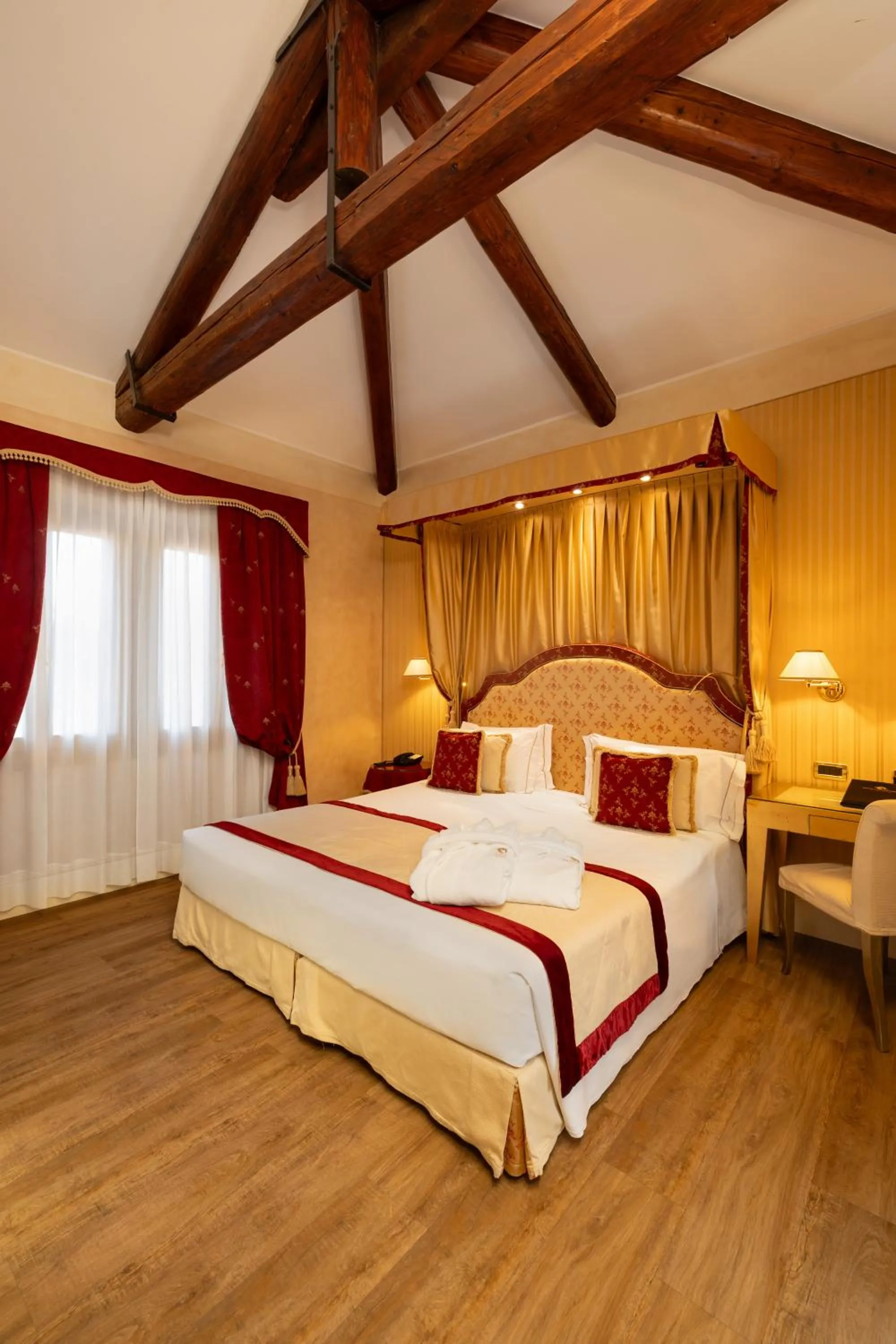 Bedroom, Bed in Hotel A La Commedia