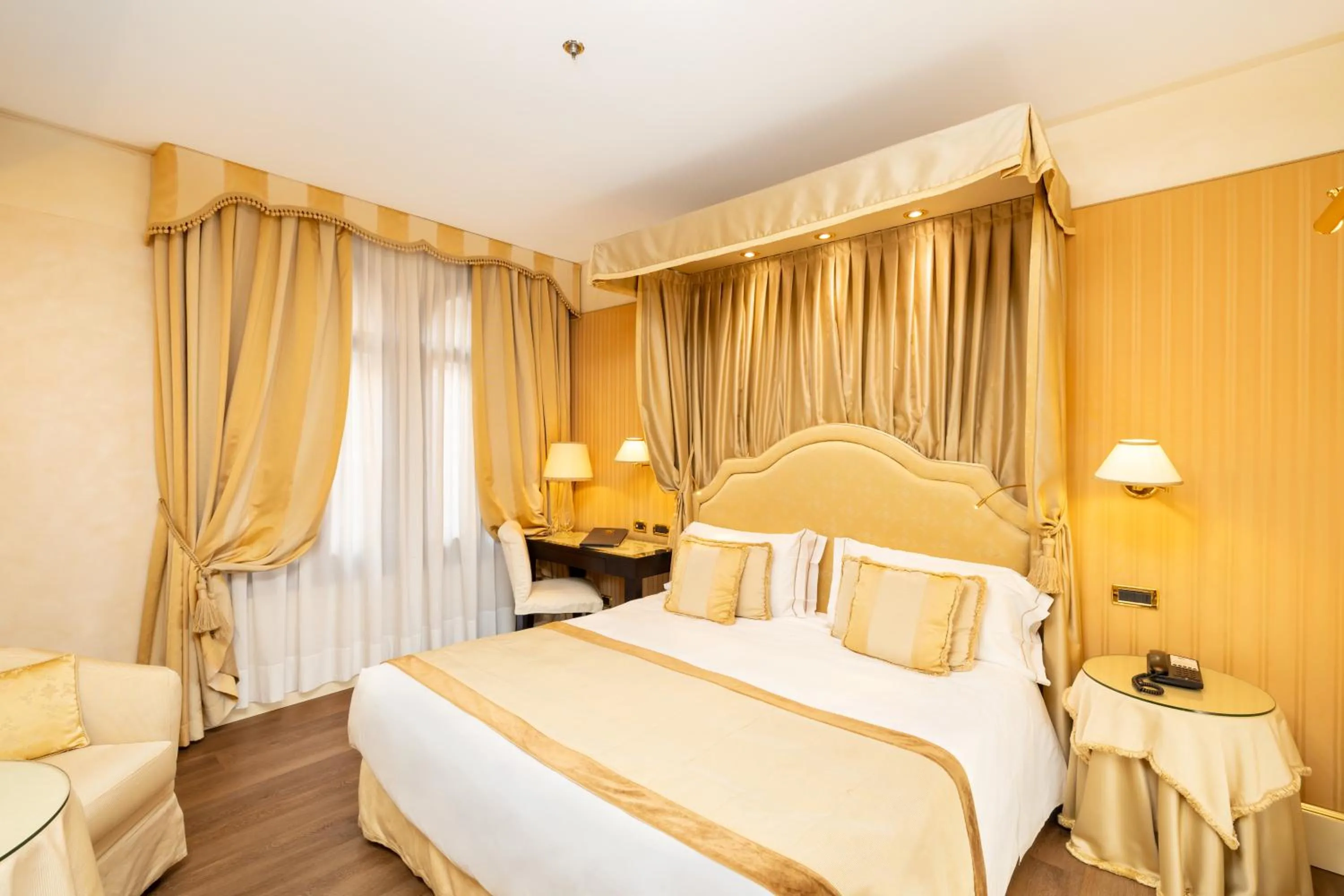 Bedroom, Bed in Hotel A La Commedia