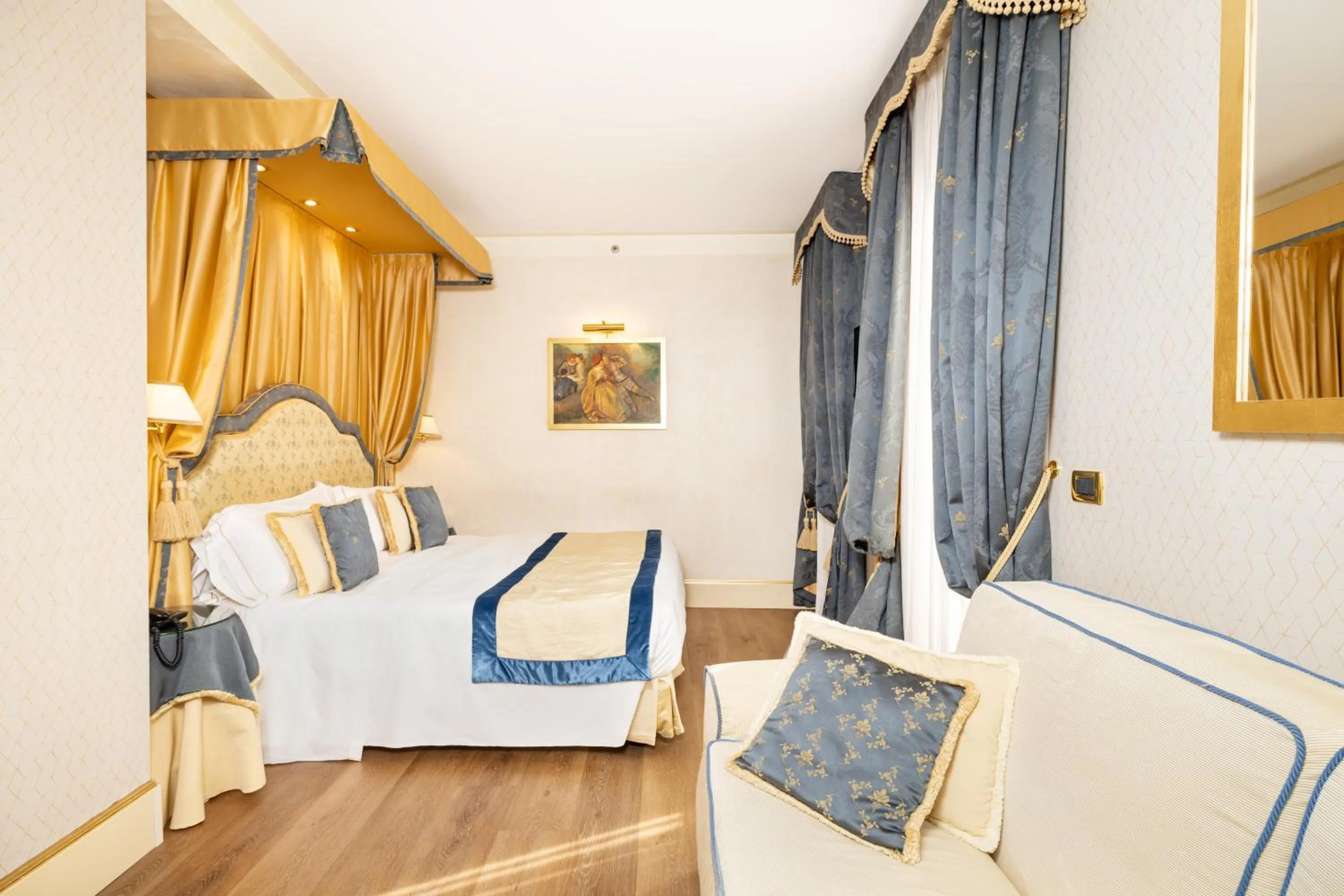 Bedroom, Bed in Hotel A La Commedia