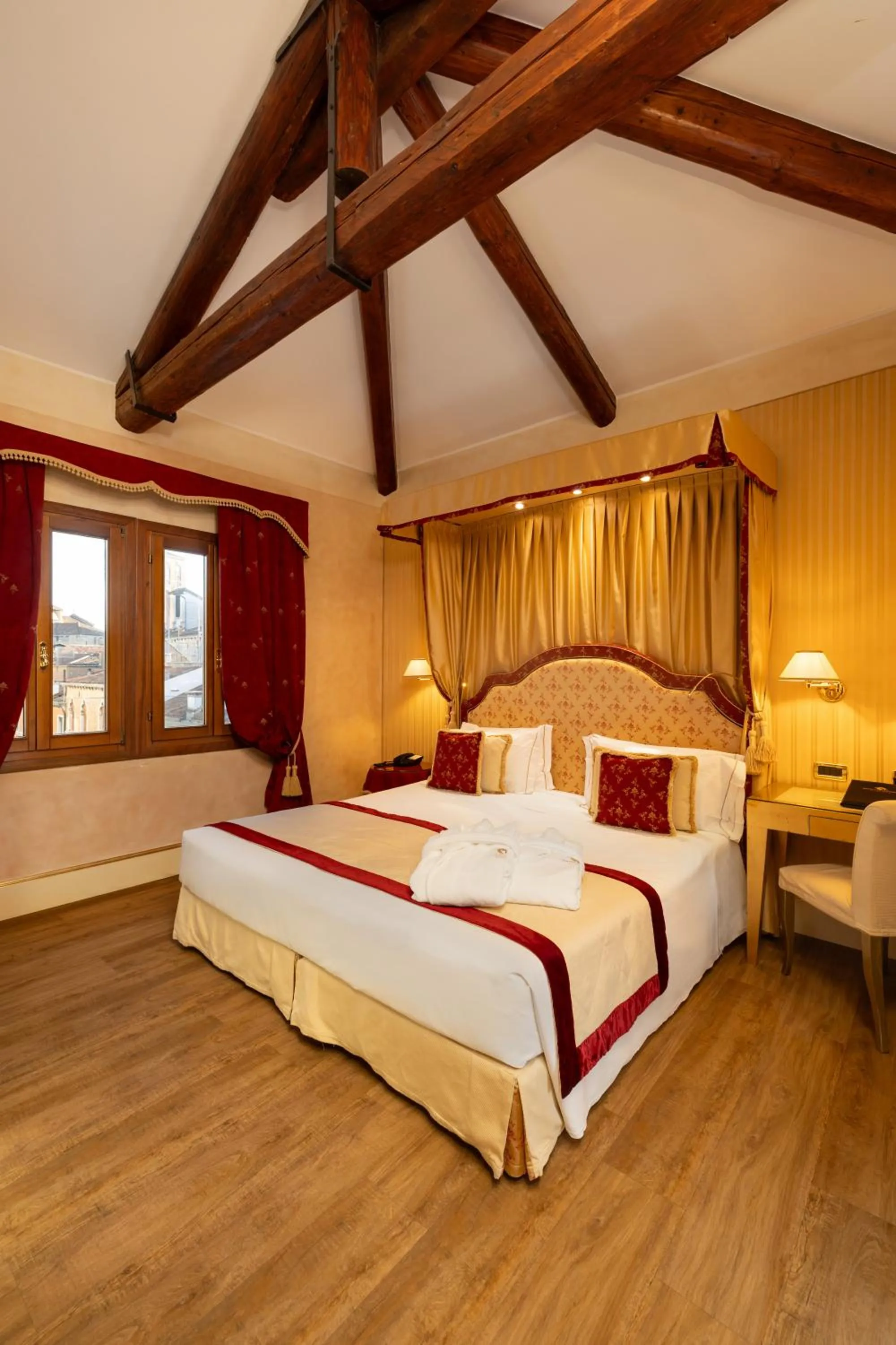 Bedroom, Bed in Hotel A La Commedia