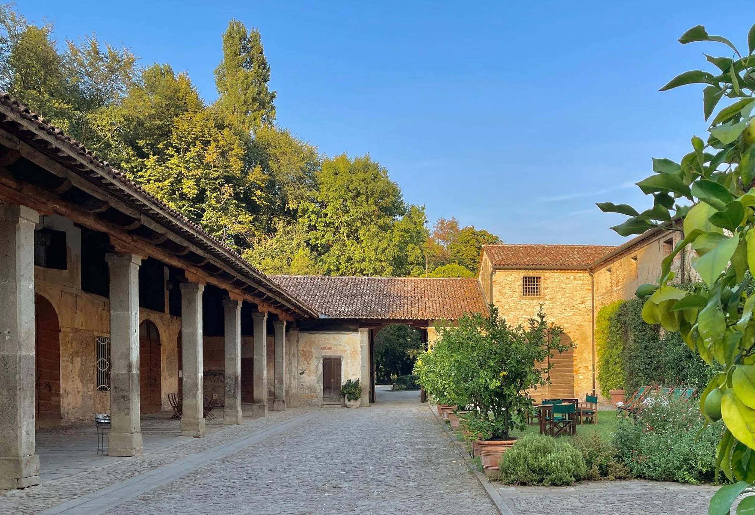 Property building in Frassanelle