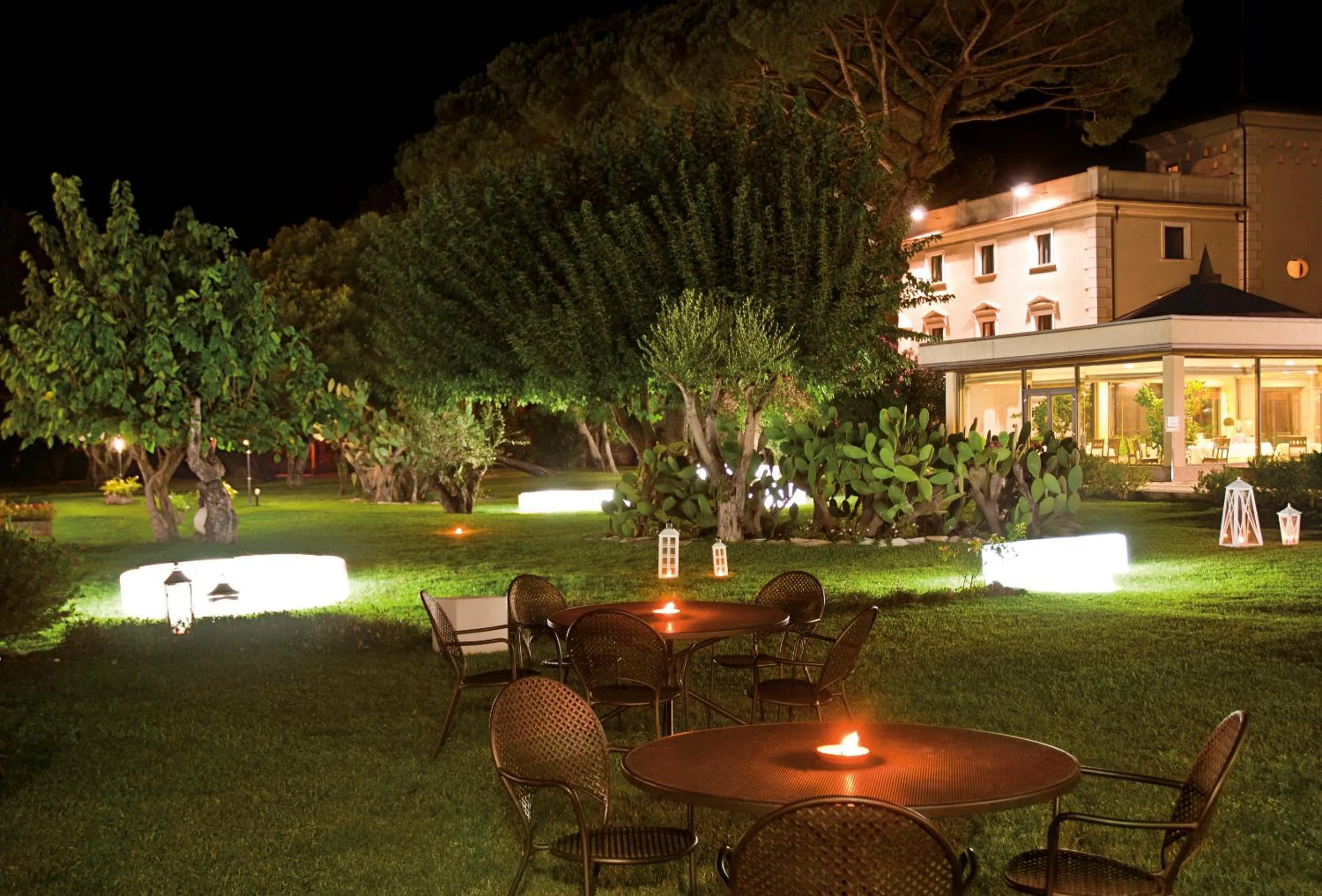 Garden in Grand Hotel Paestum