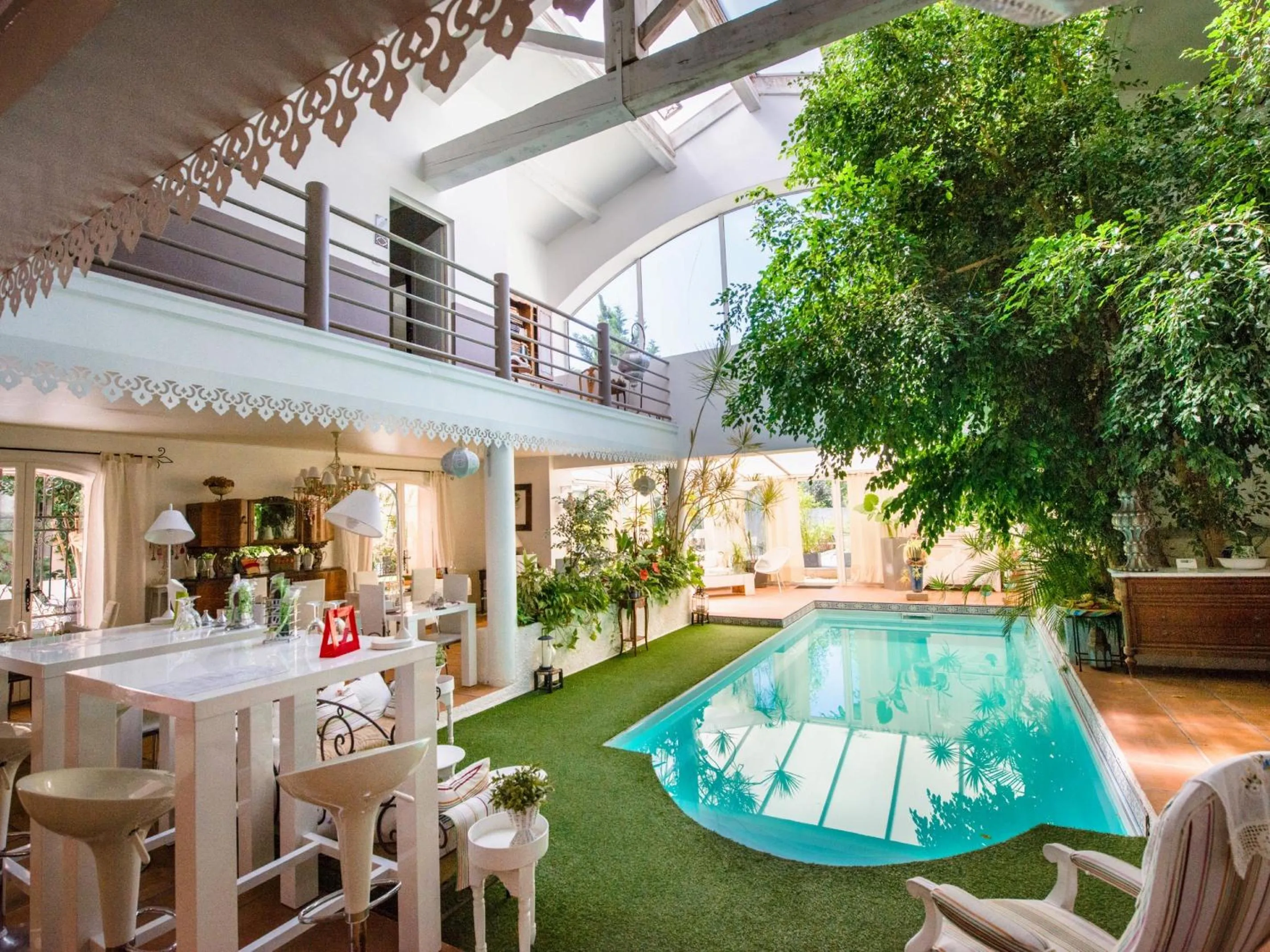 Pool view in Chambre d'Hôtes Villa Ambrosia et Spa