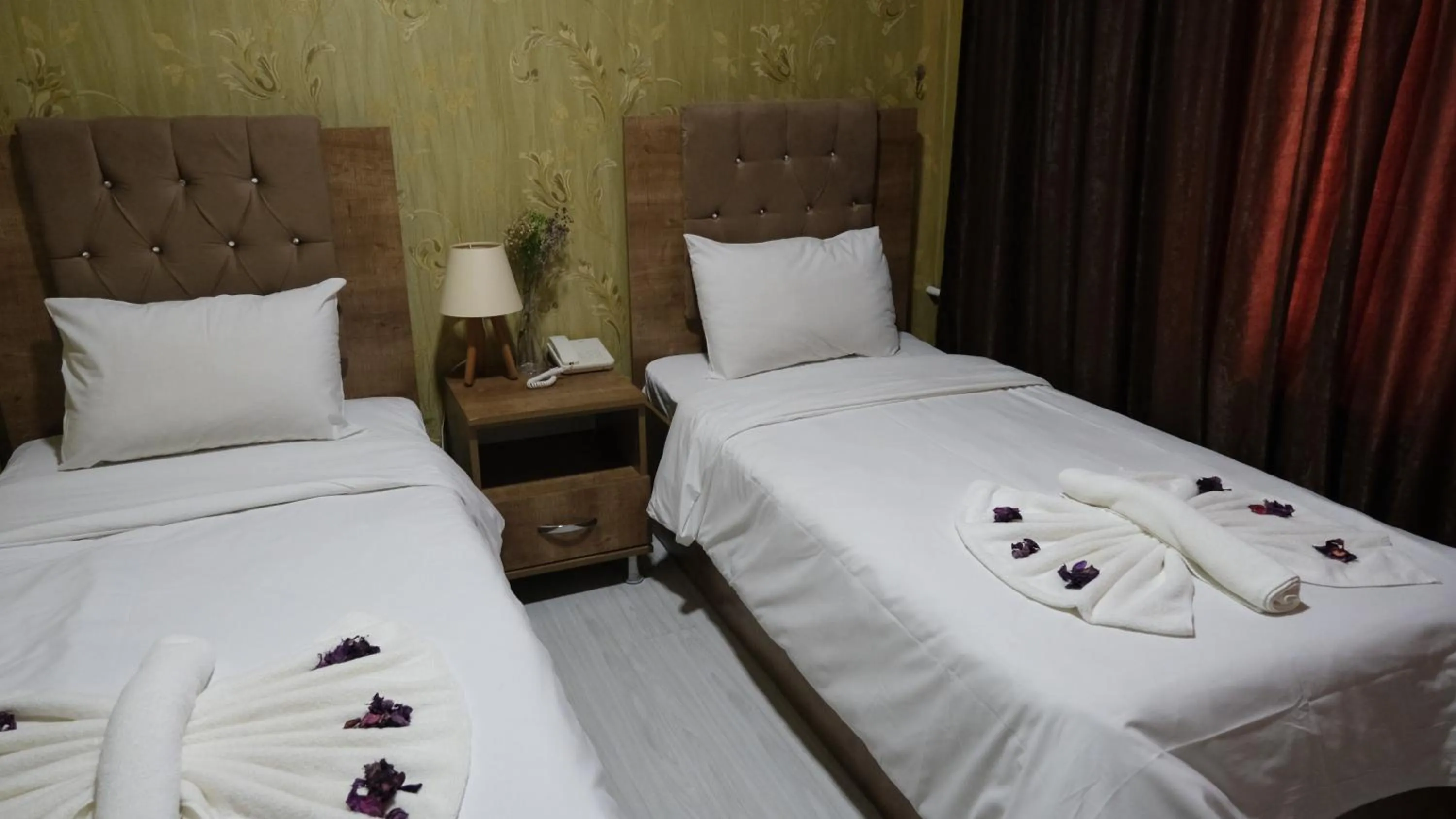 Bed in BIG MOLLS HOTEL