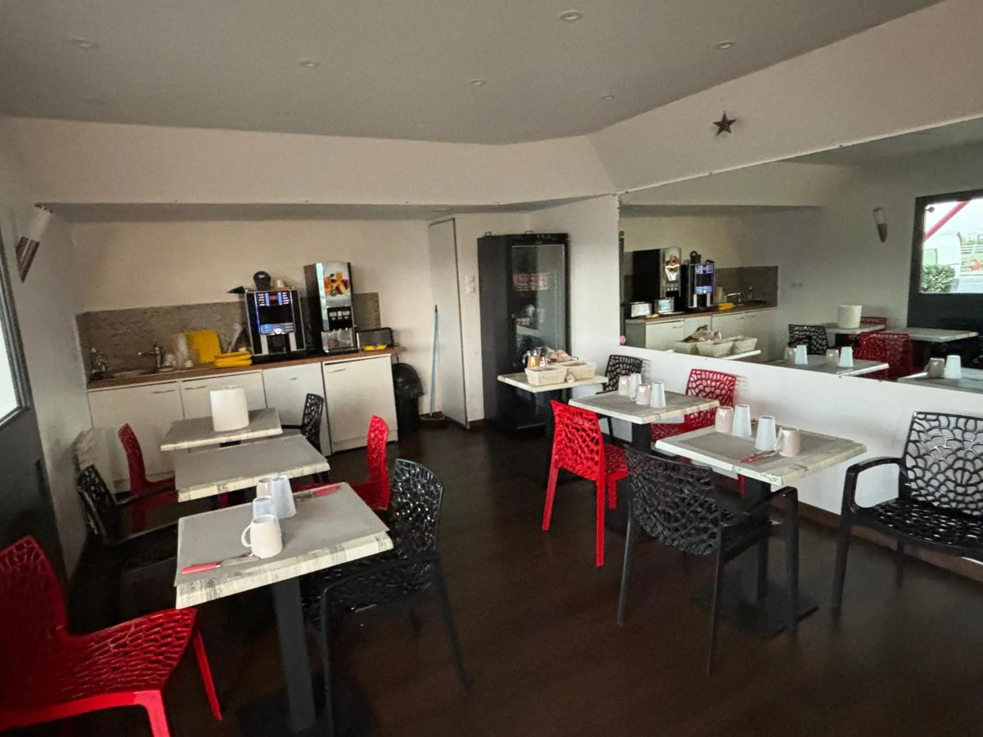 Lobby or reception in HOTEL PARIS VALENCE