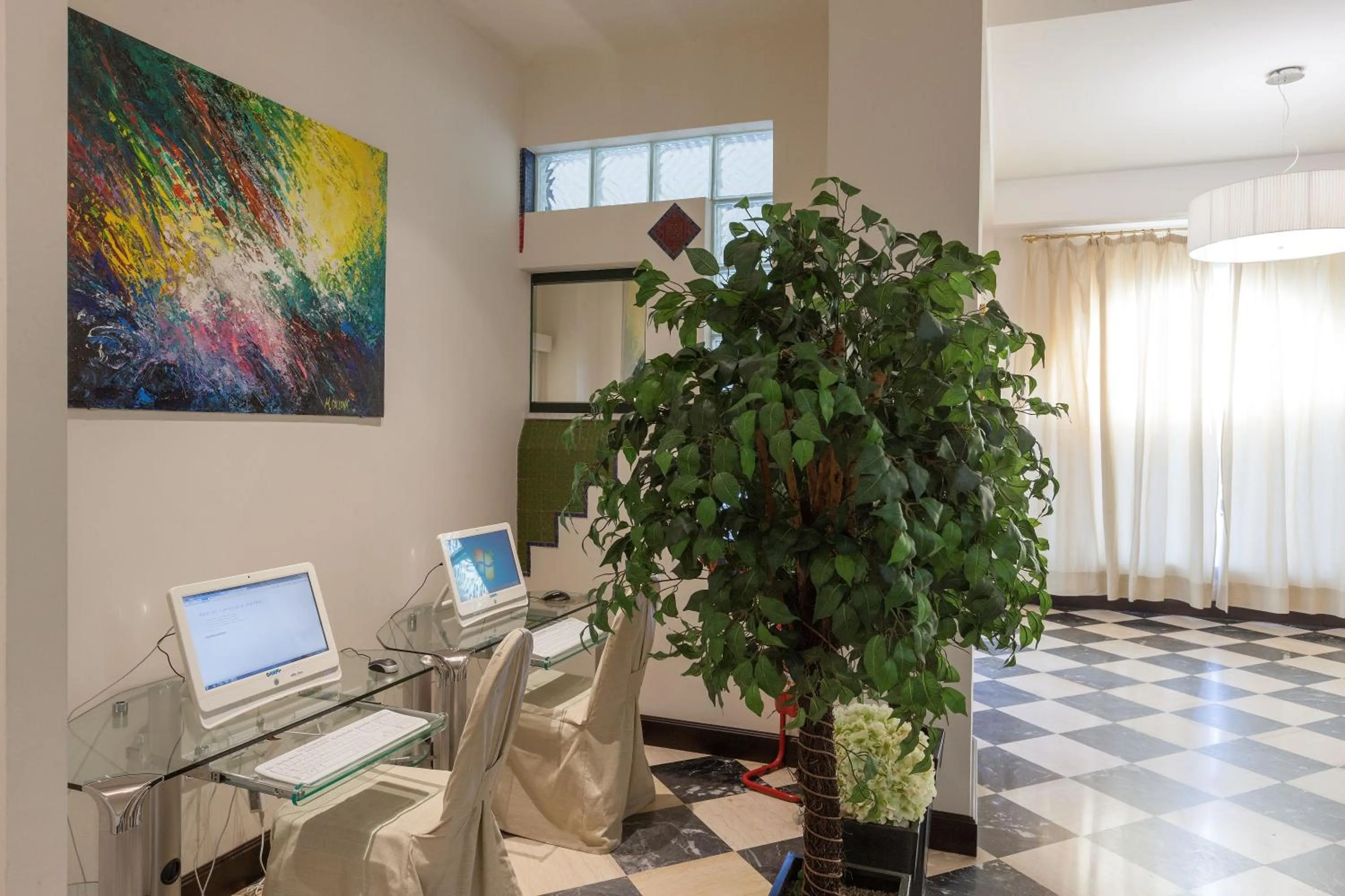 Communal lounge/ TV room in Hotel Catalunya