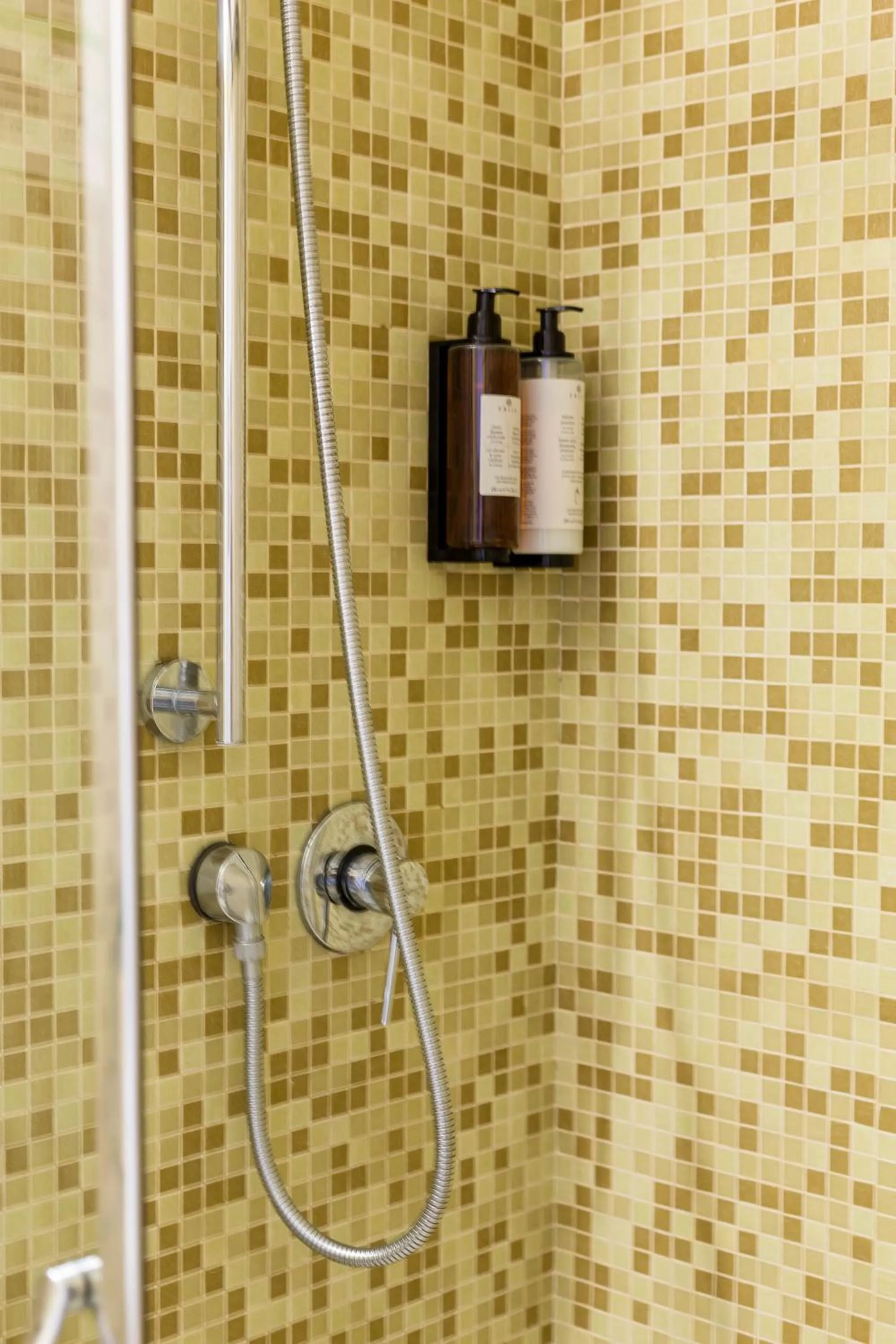 Shower in Hotel Catalunya