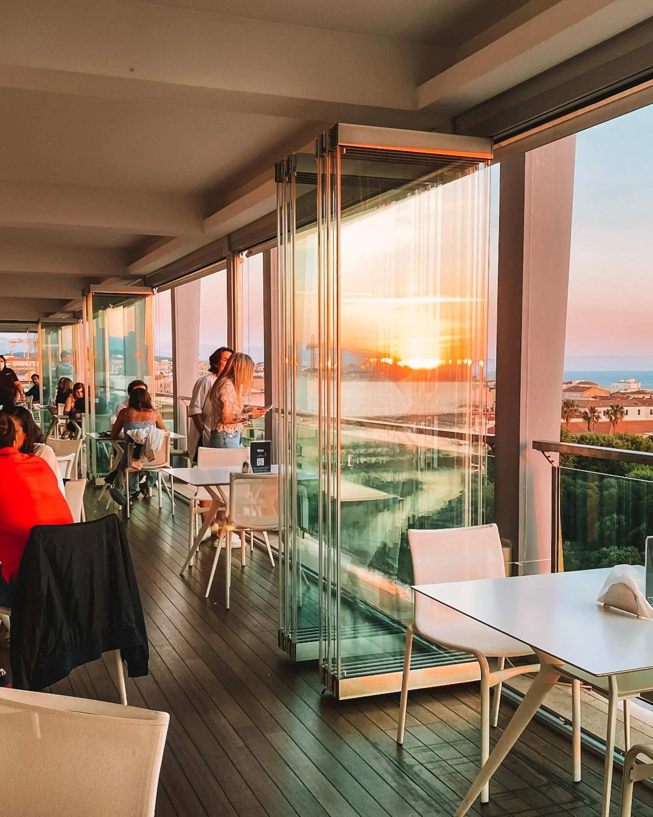 Restaurant/places to eat in Hotel Catalunya