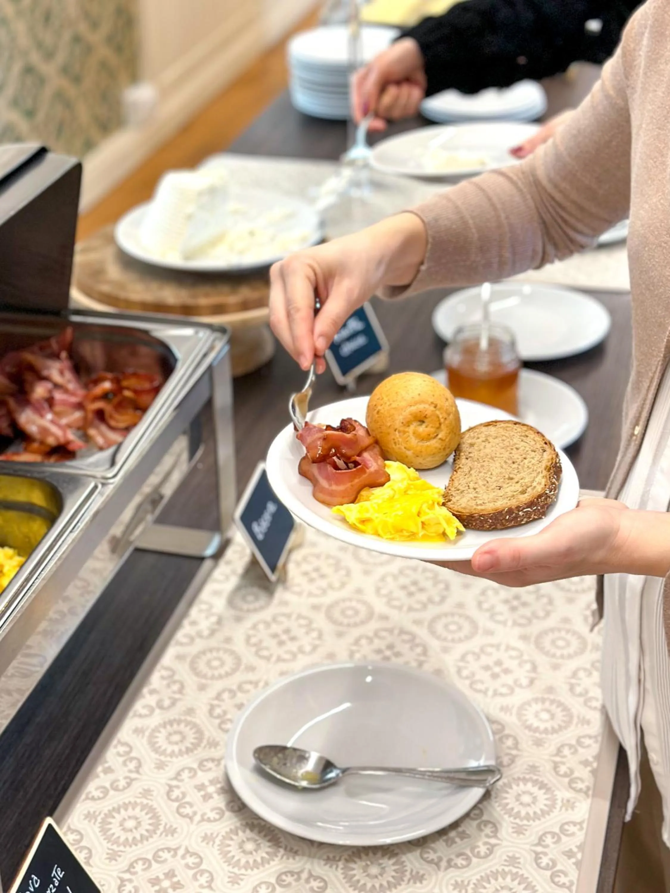 Buffet breakfast in Hotel Catalunya