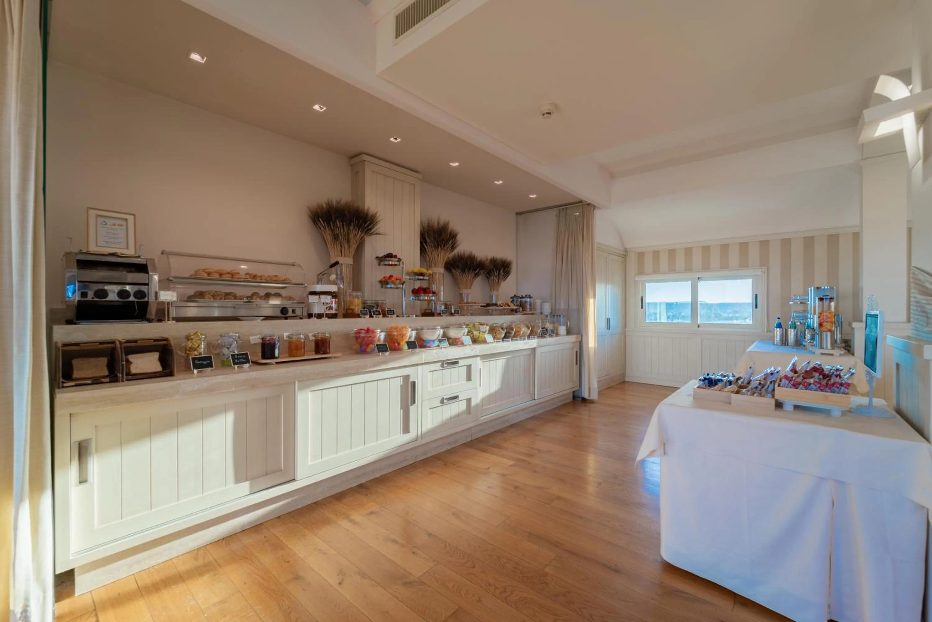 Buffet breakfast in Hotel Catalunya