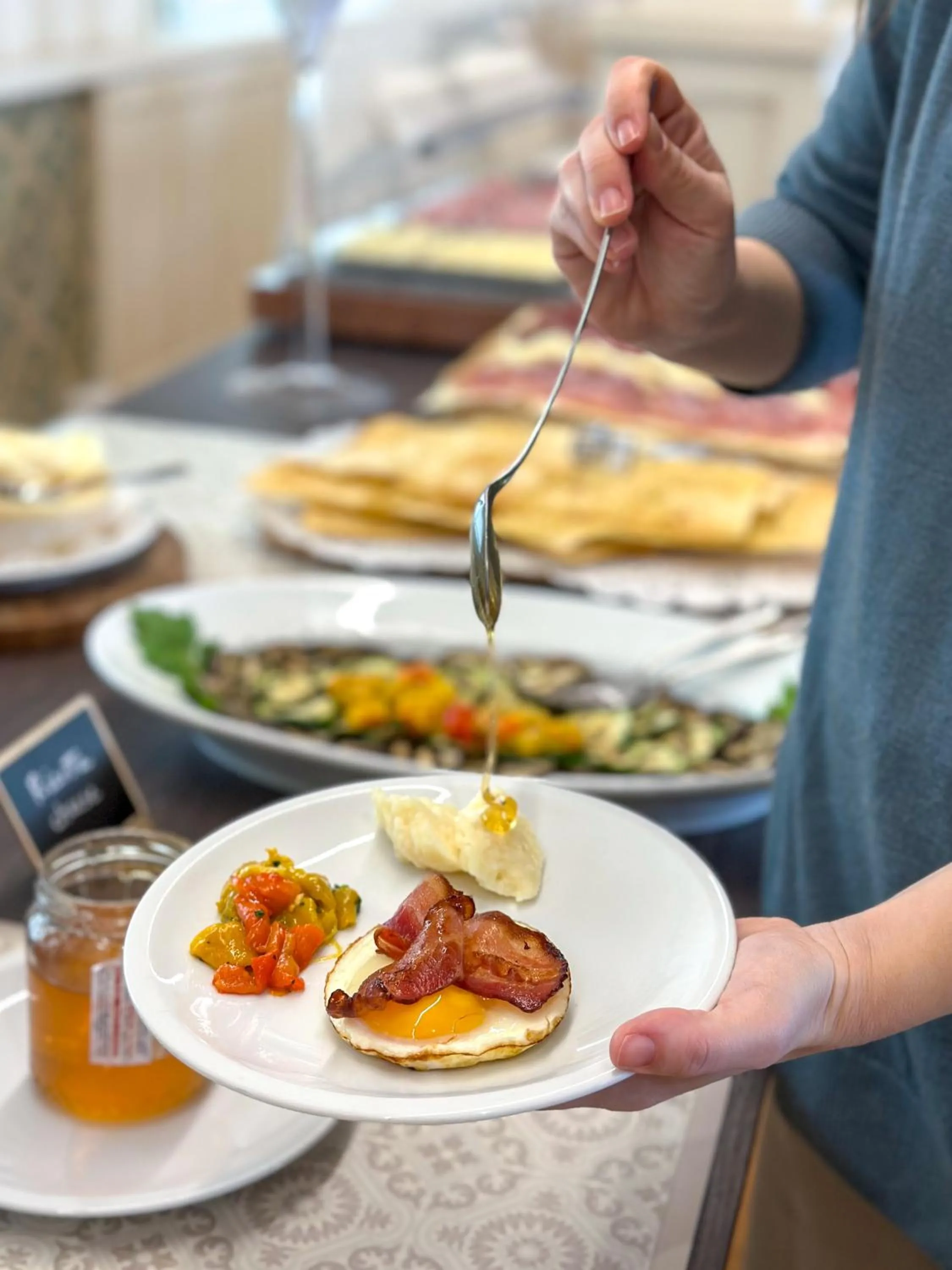 Buffet breakfast in Hotel Catalunya