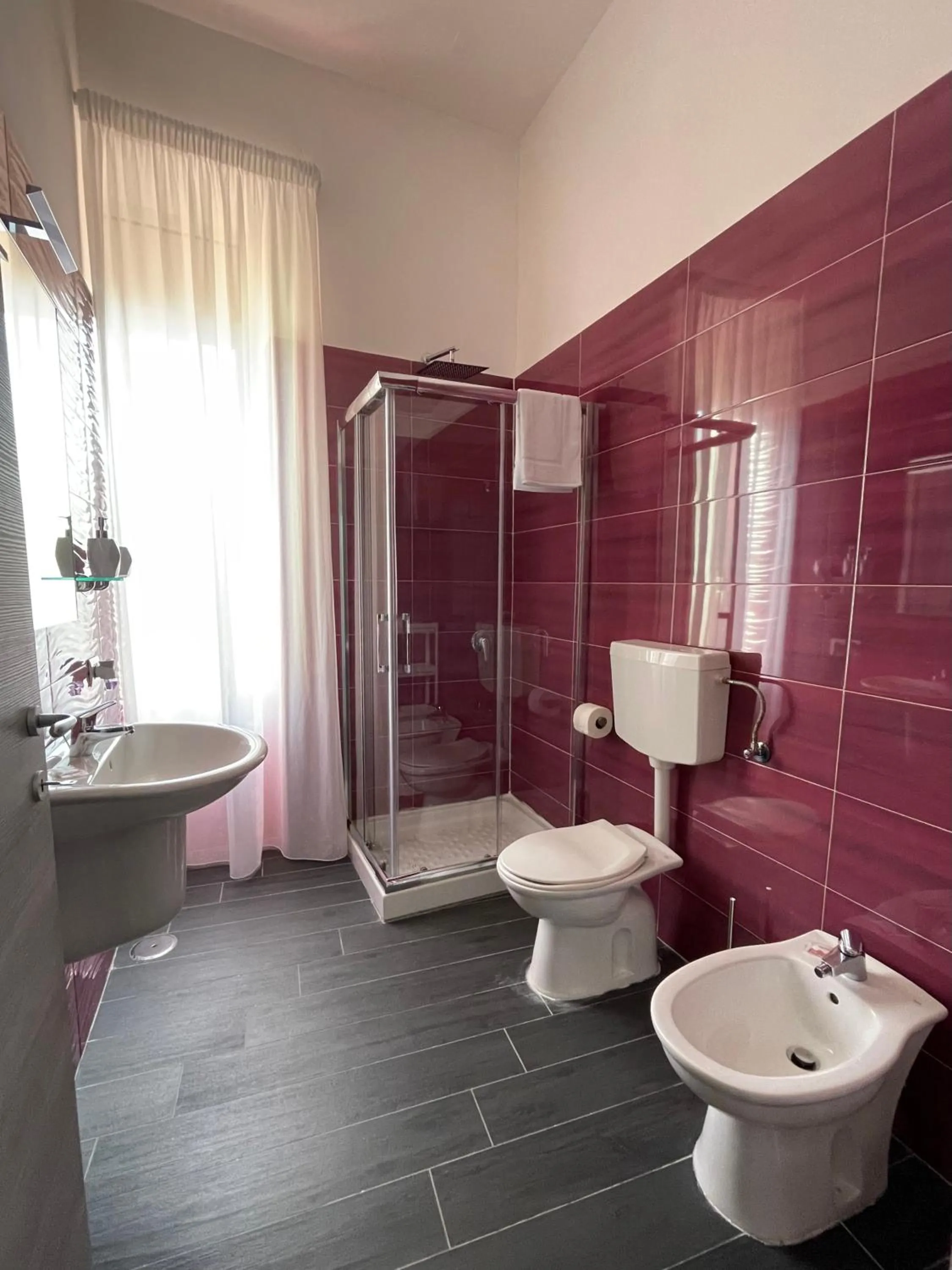 Toilet in Le Porte di Napoli - Rooms