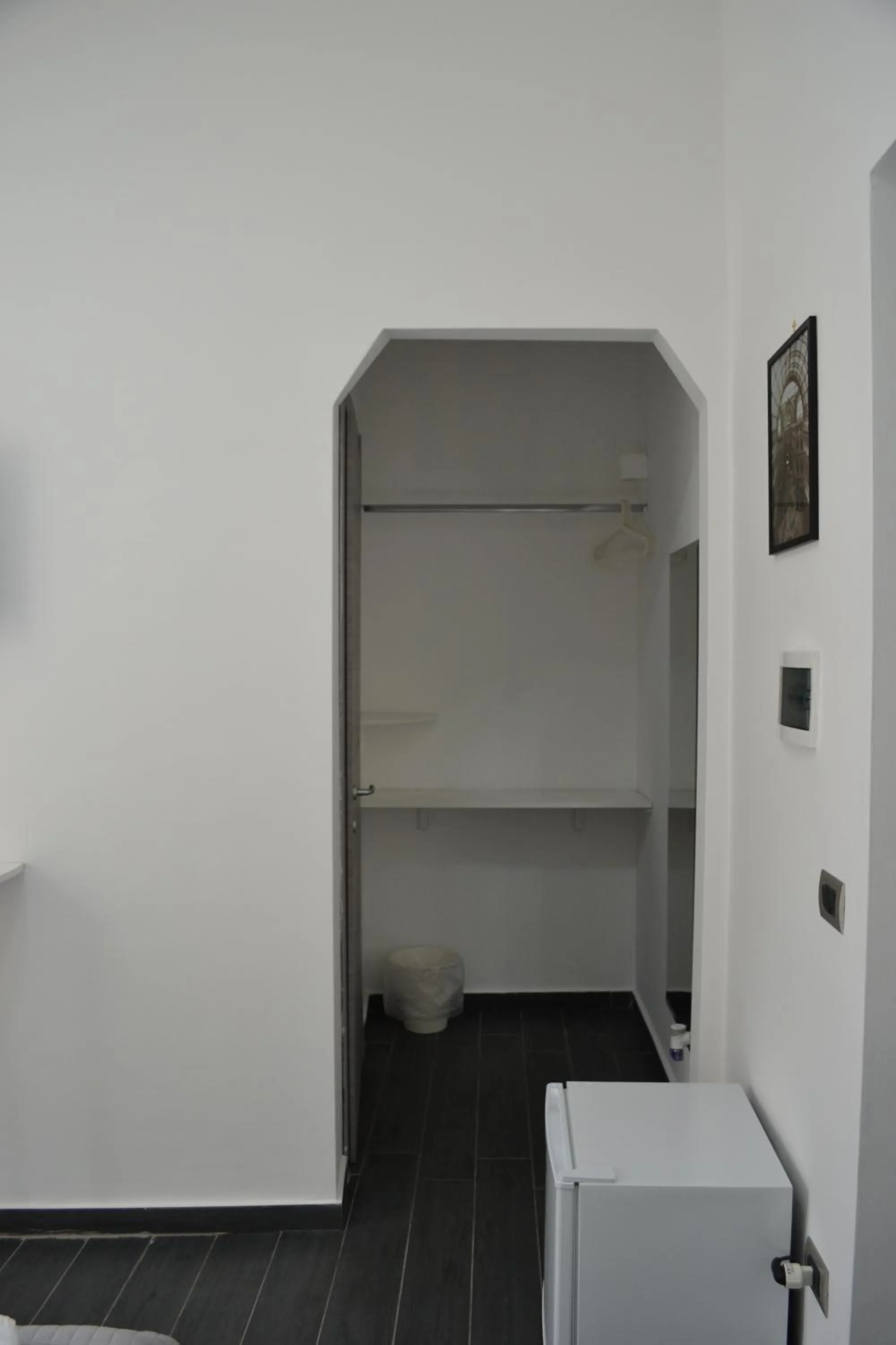 wardrobe in Le Porte di Napoli - Rooms