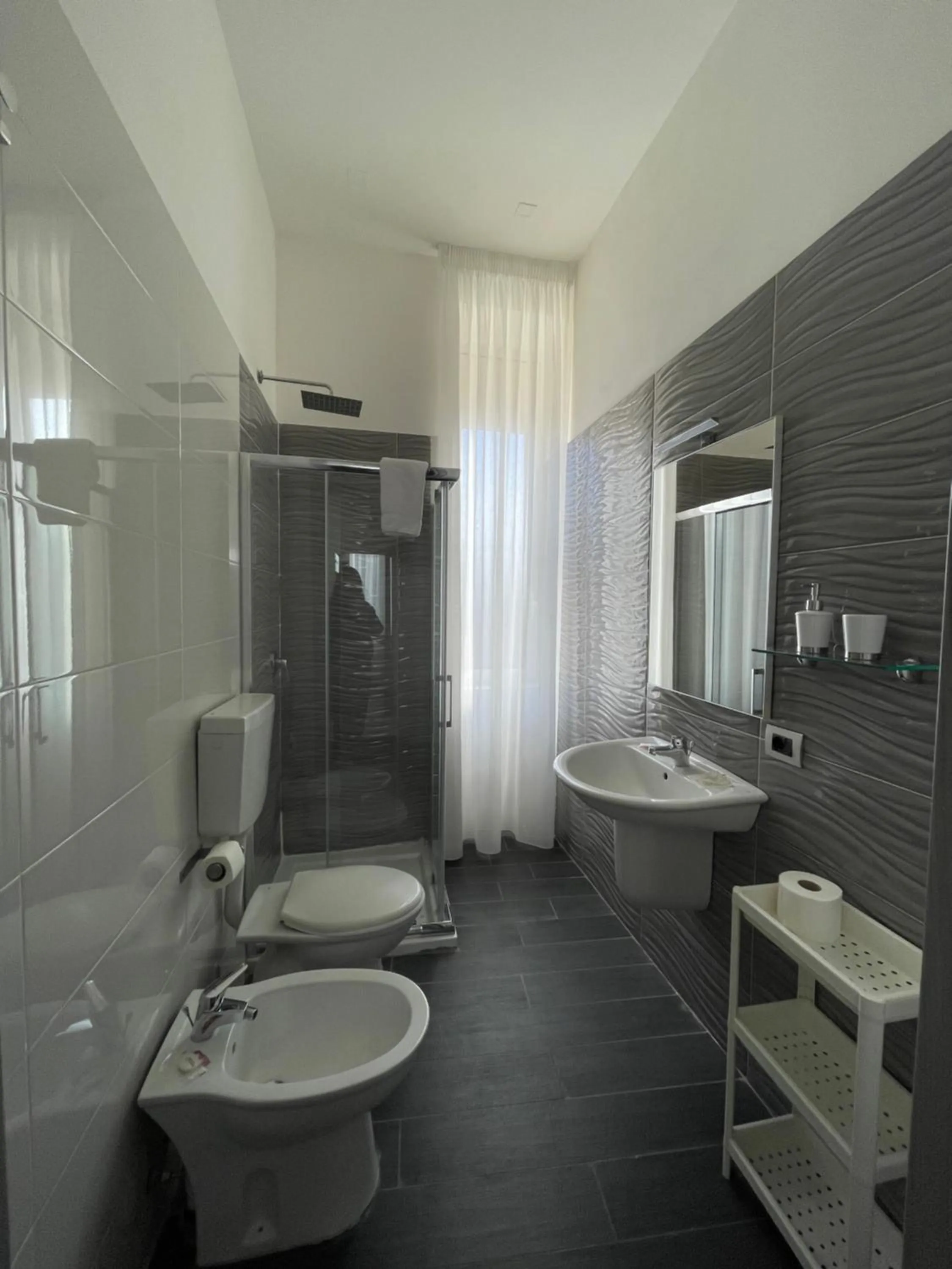 Toilet in Le Porte di Napoli - Rooms